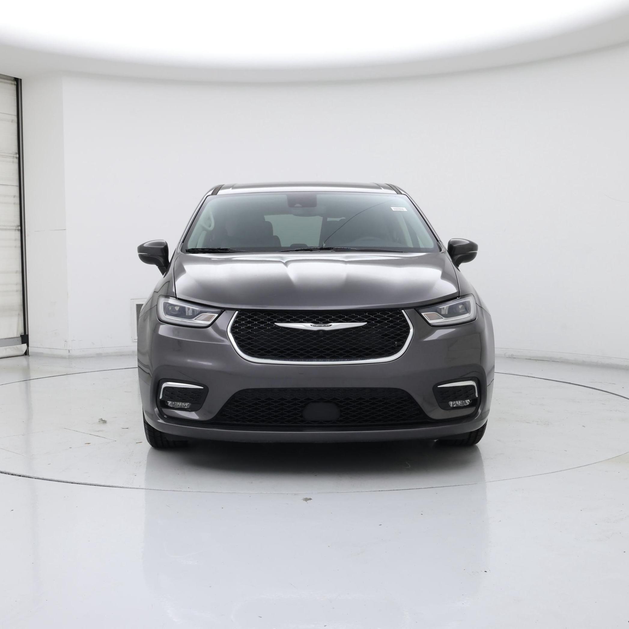 Thumbnail: 2023 Chrysler Pacifica - 5