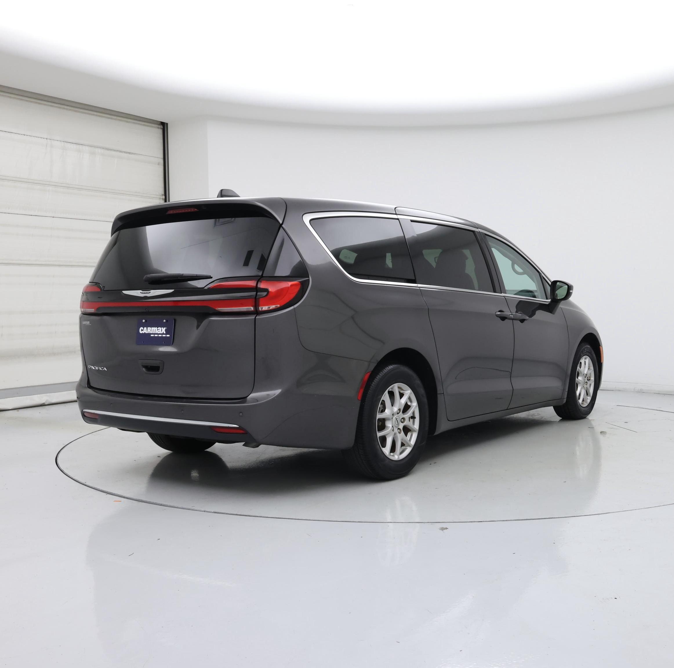 Thumbnail: 2023 Chrysler Pacifica - 8