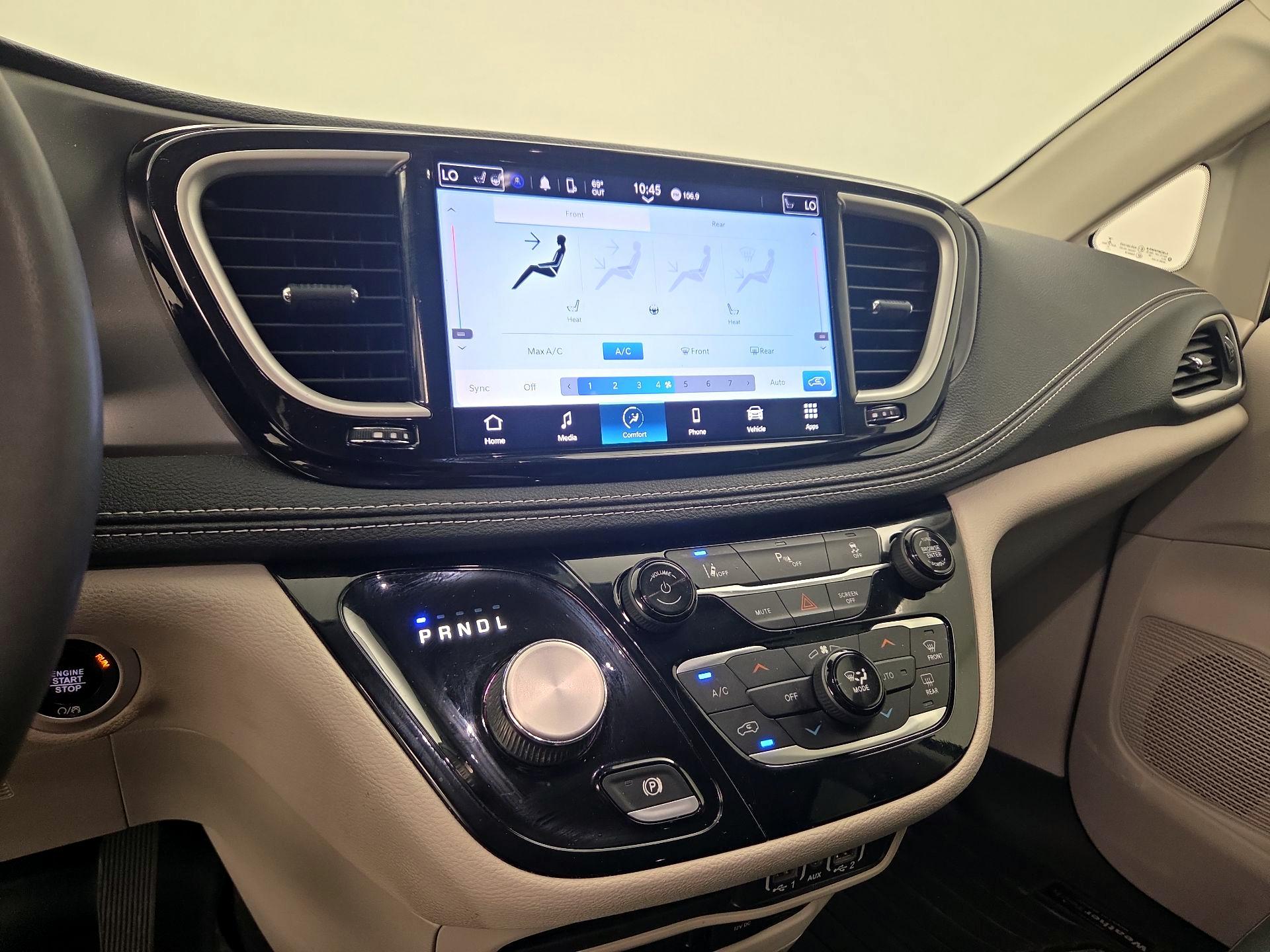Thumbnail: 2022 Chrysler Pacifica - 16