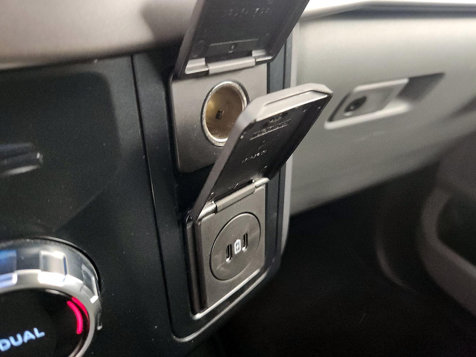 2025 Ford F-150 XLT - Photo 19