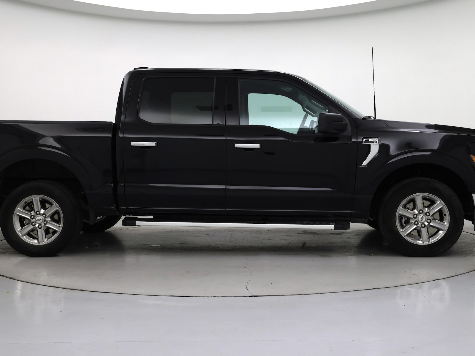 2025 Ford F-150 XLT - Photo 8
