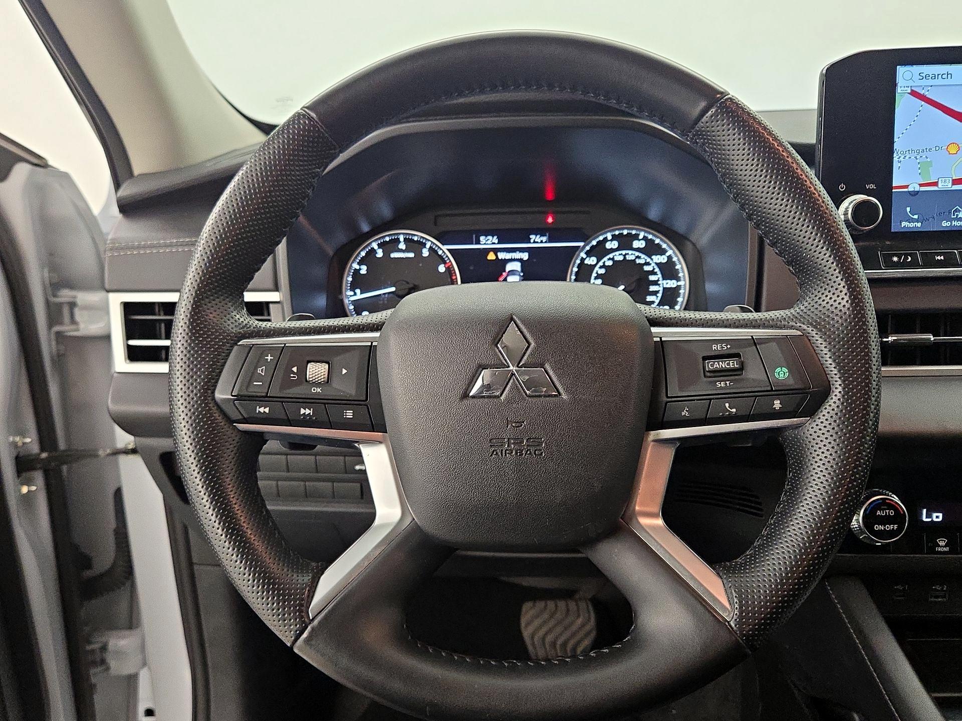Thumbnail: 2024 Mitsubishi Outlander - 10