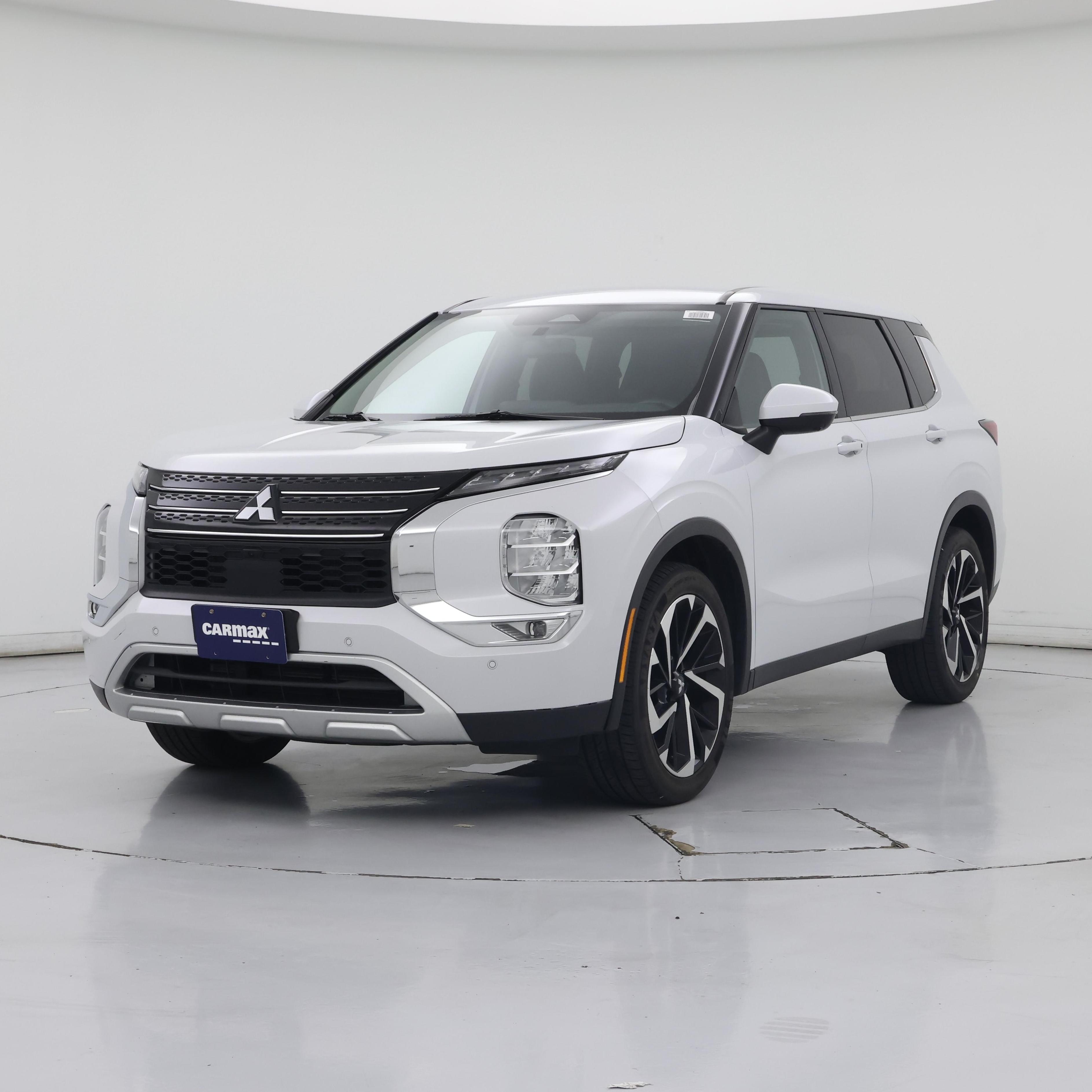 Thumbnail: 2024 Mitsubishi Outlander - 4