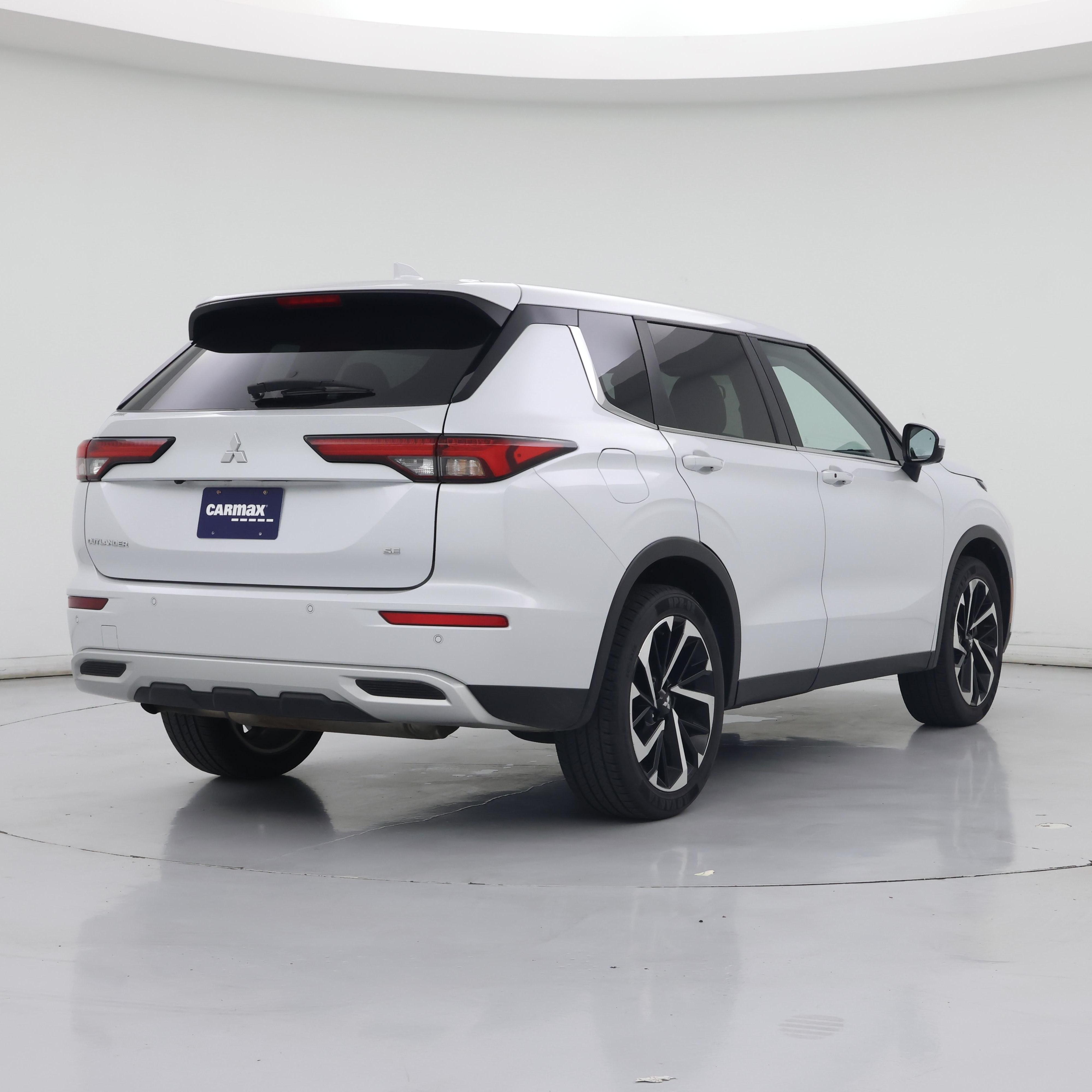 Thumbnail: 2024 Mitsubishi Outlander - 8