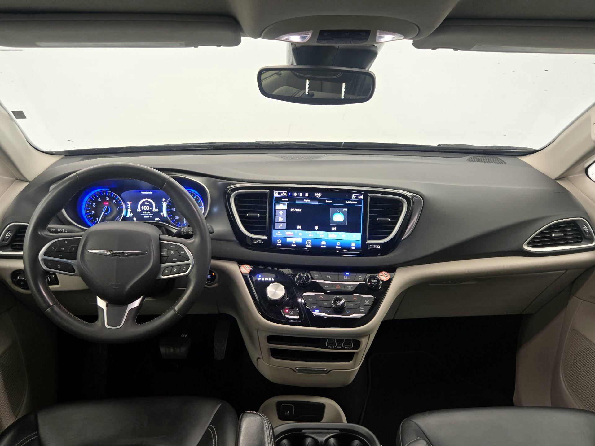 Thumbnail: 2023 Chrysler Pacifica - 9
