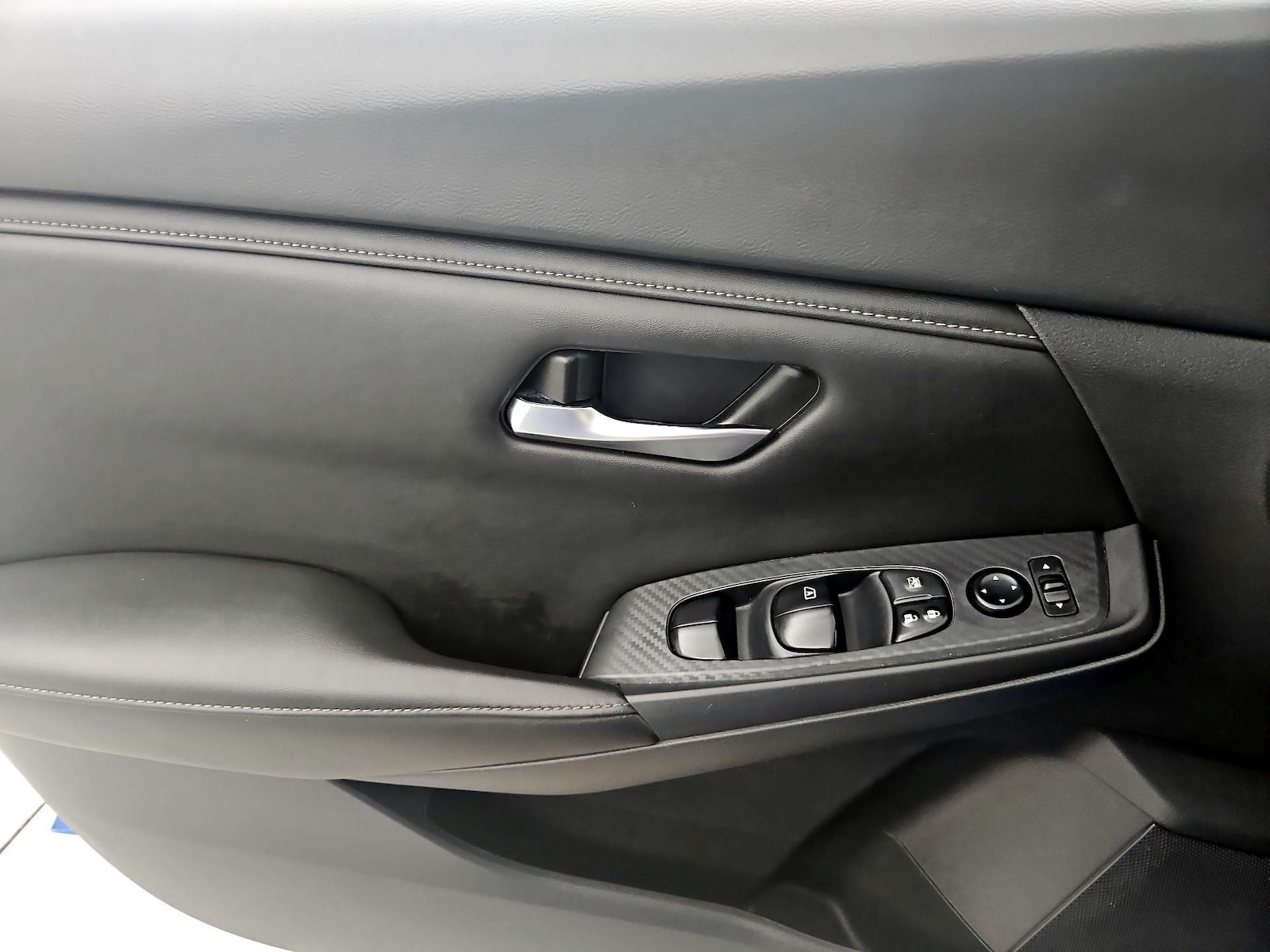 2023 Nissan Sentra SV - Photo 11