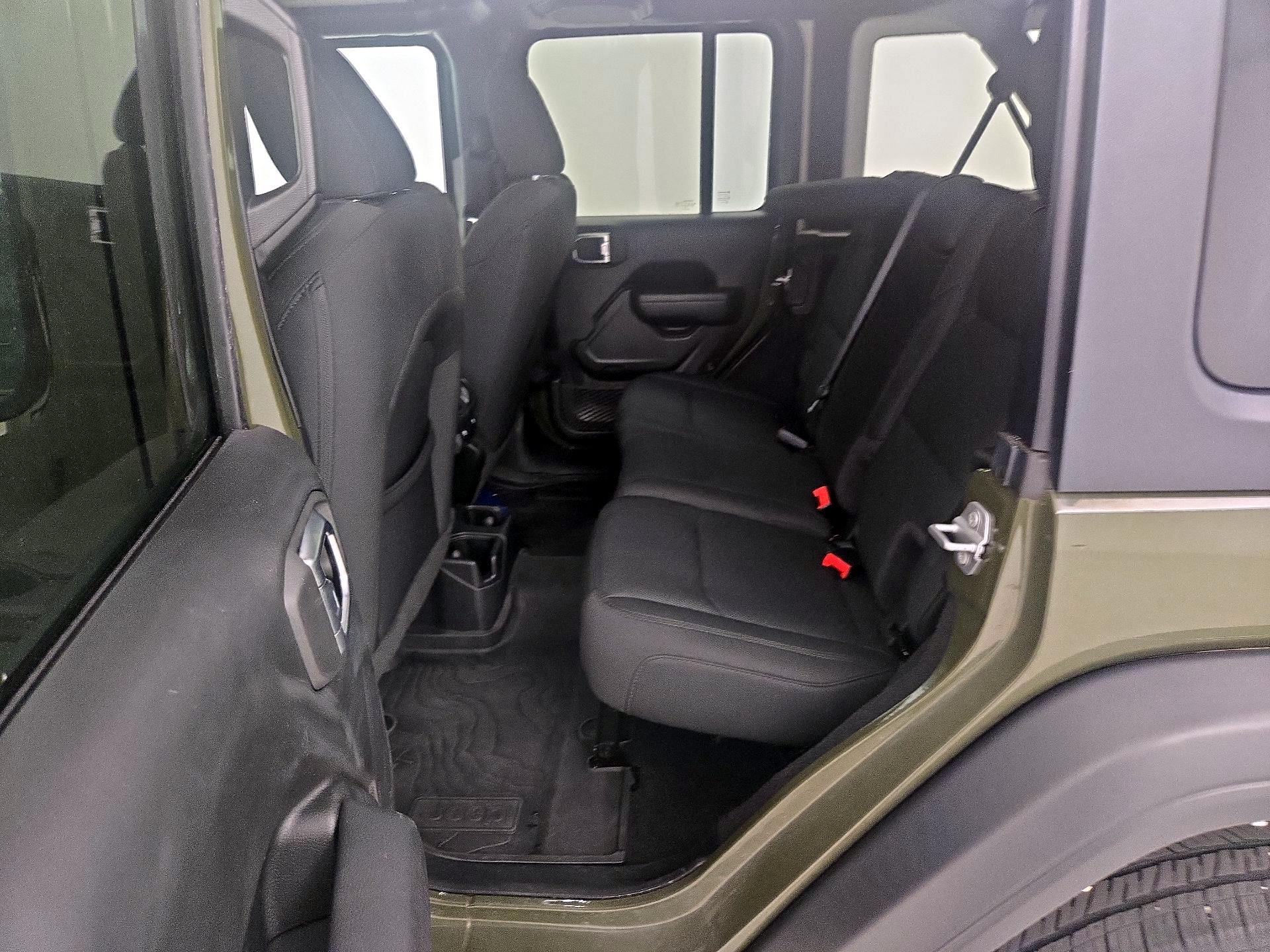 Thumbnail: 2022 Jeep Wrangler - 19