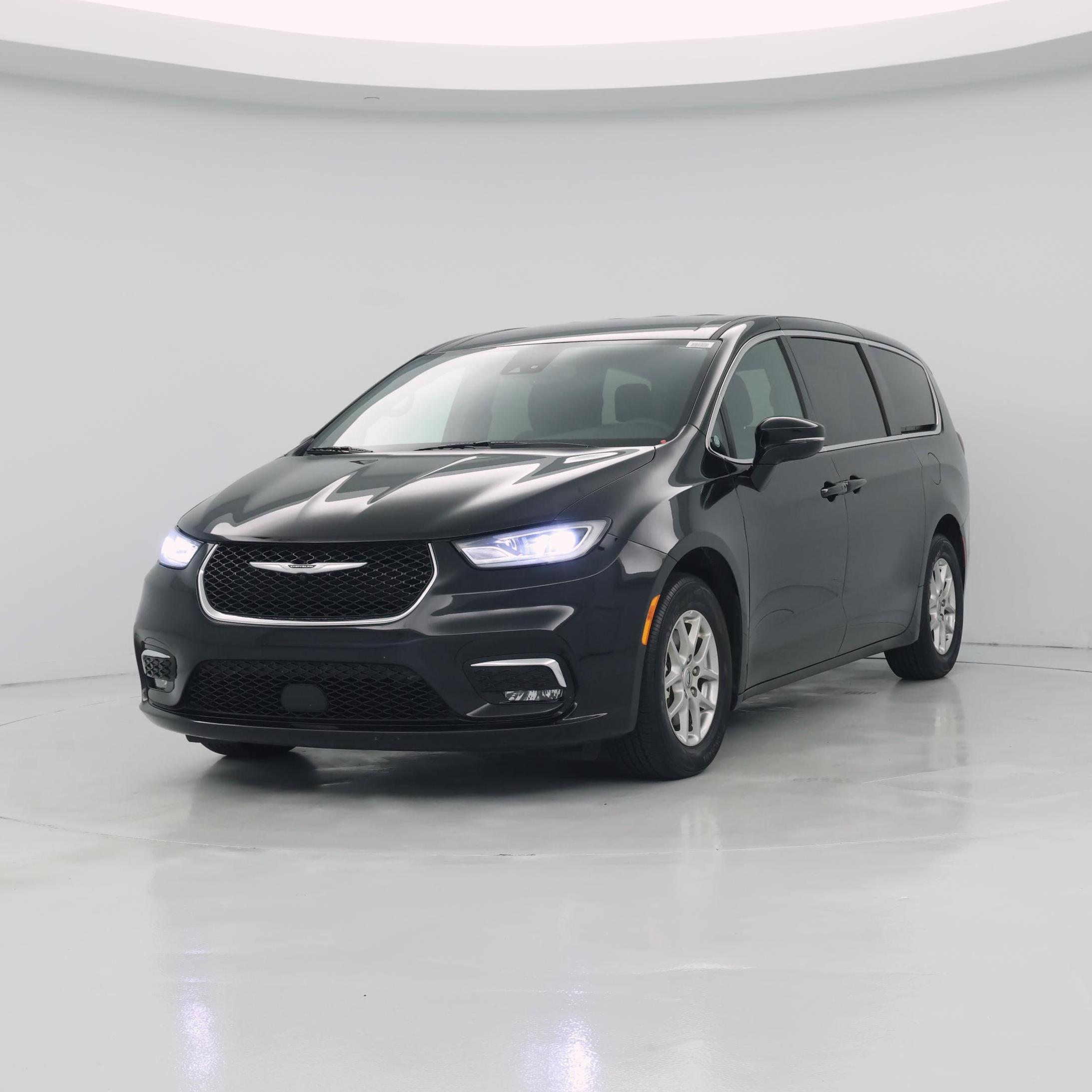 Thumbnail: 2025 Chrysler Pacifica - 4