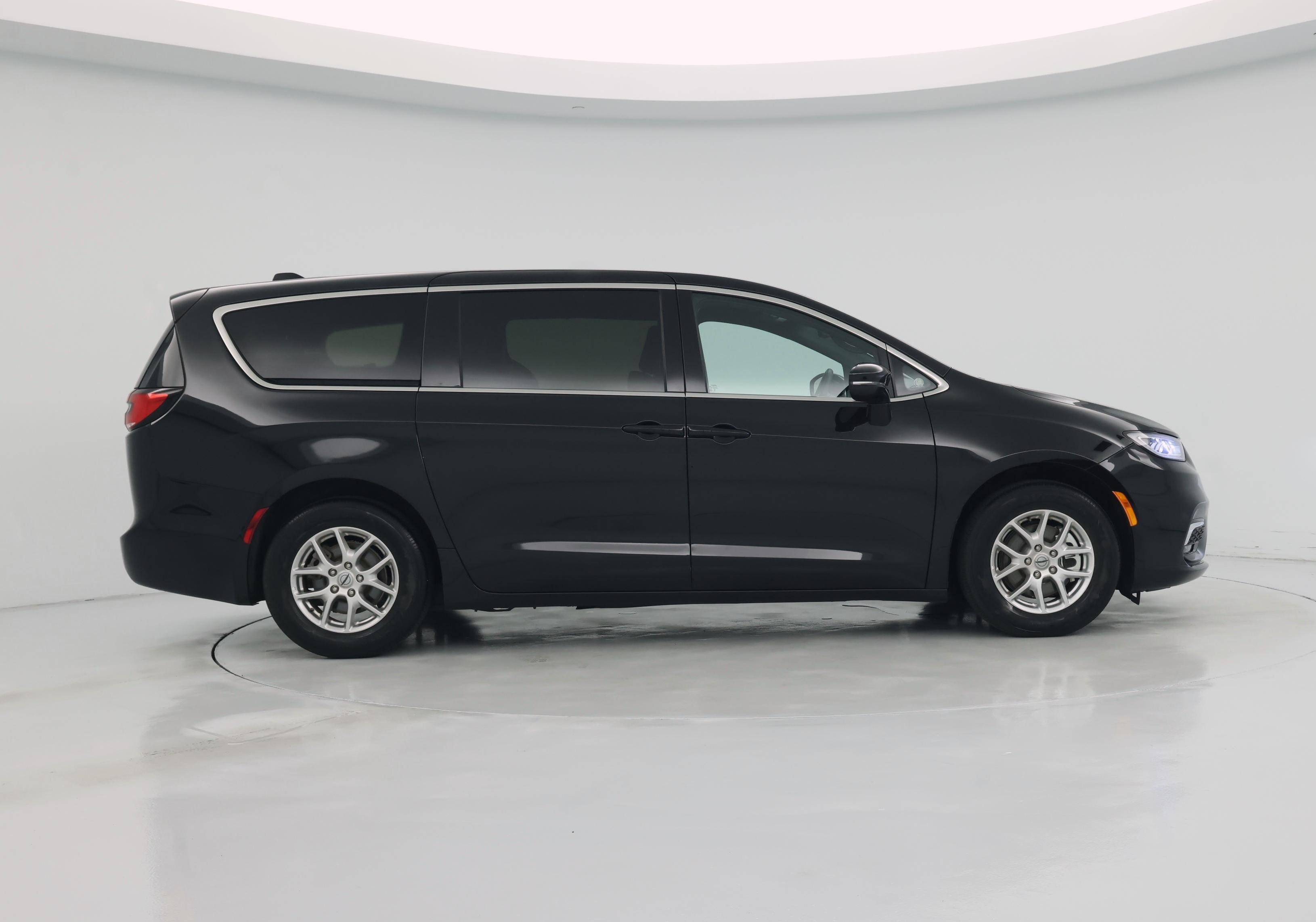 Thumbnail: 2025 Chrysler Pacifica - 7
