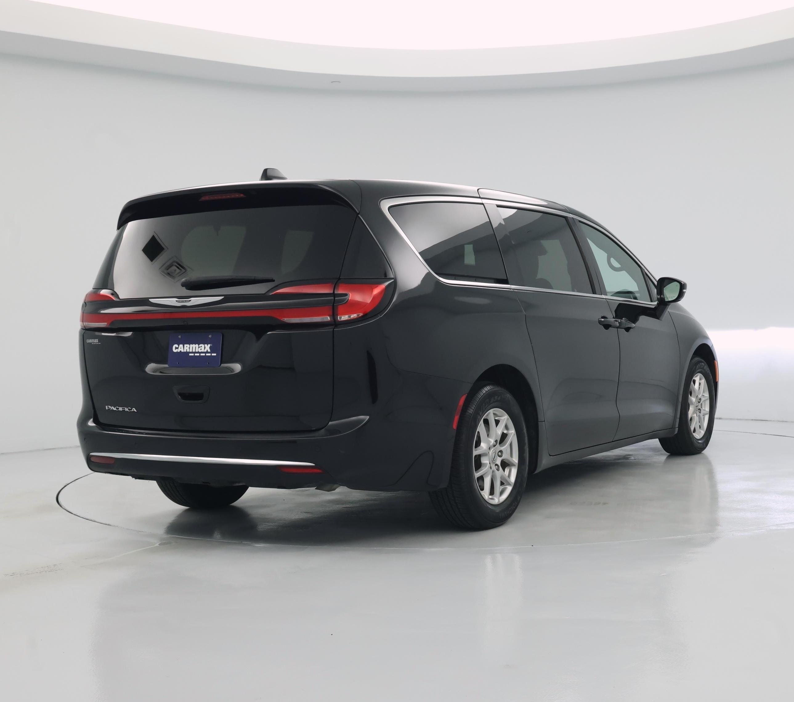 Thumbnail: 2025 Chrysler Pacifica - 8