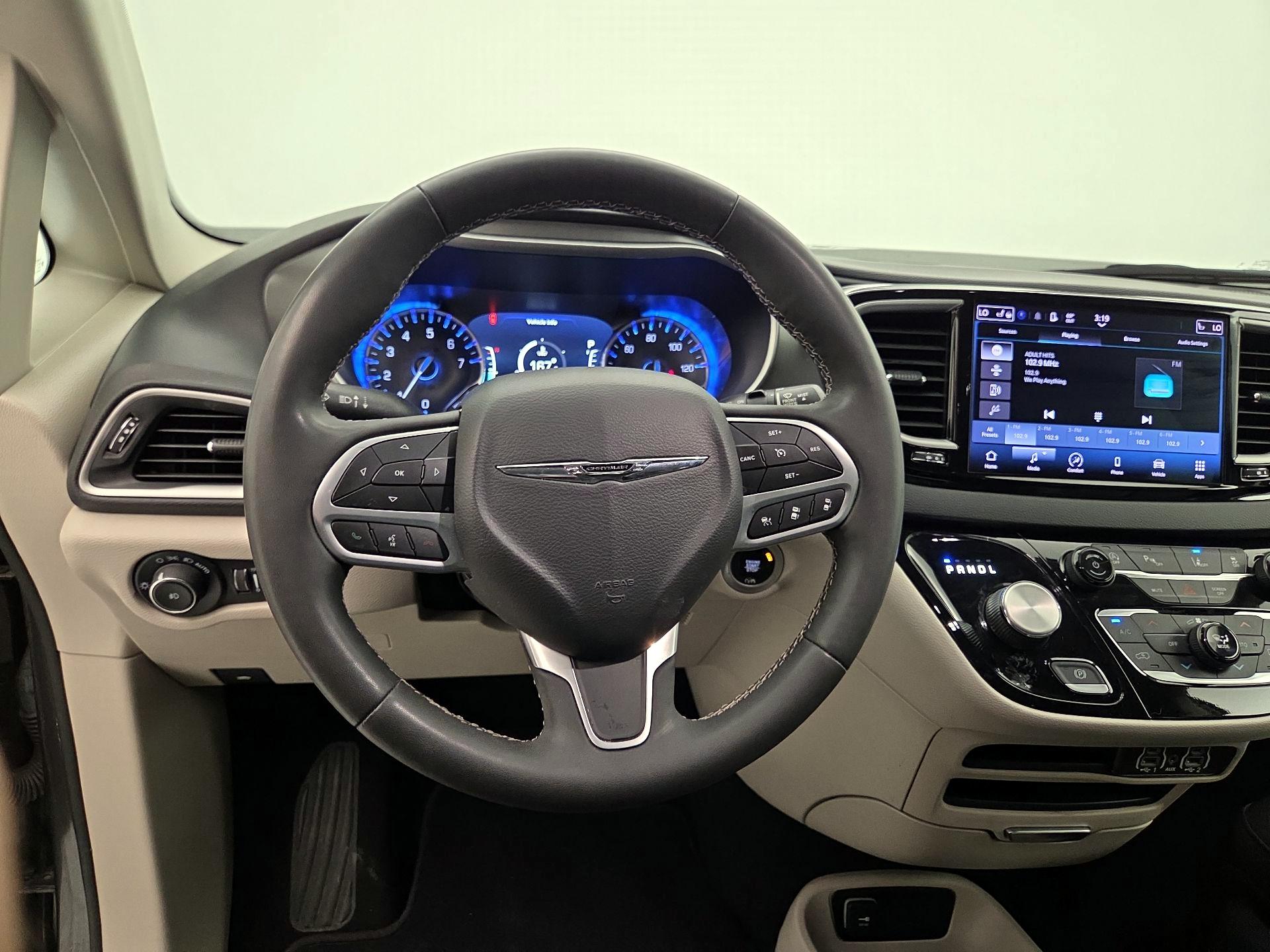 Thumbnail: 2023 Chrysler Pacifica - 10
