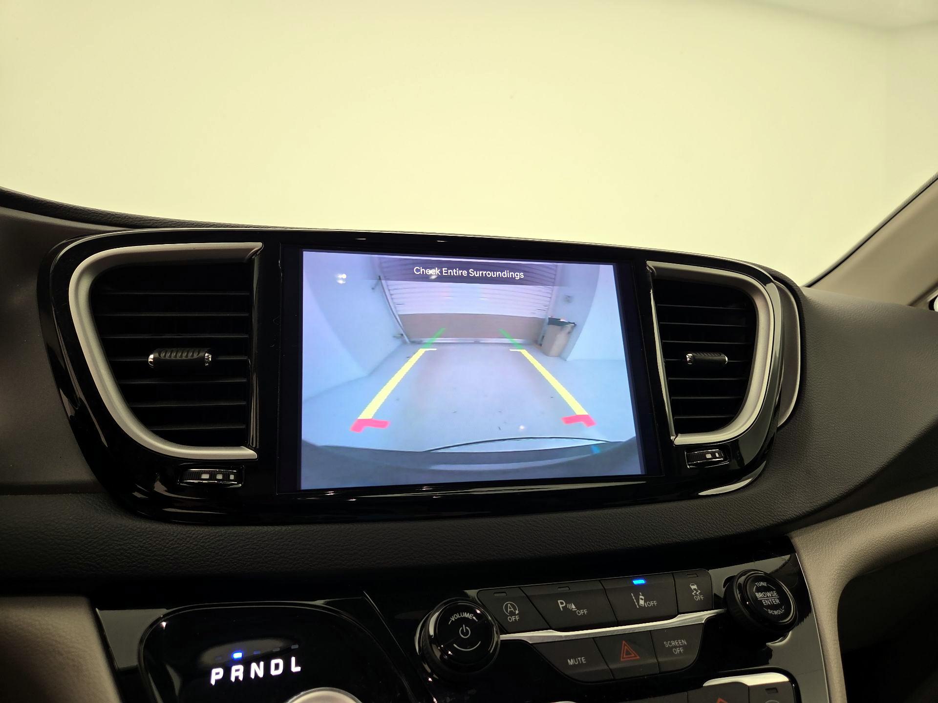 Thumbnail: 2023 Chrysler Pacifica - 14