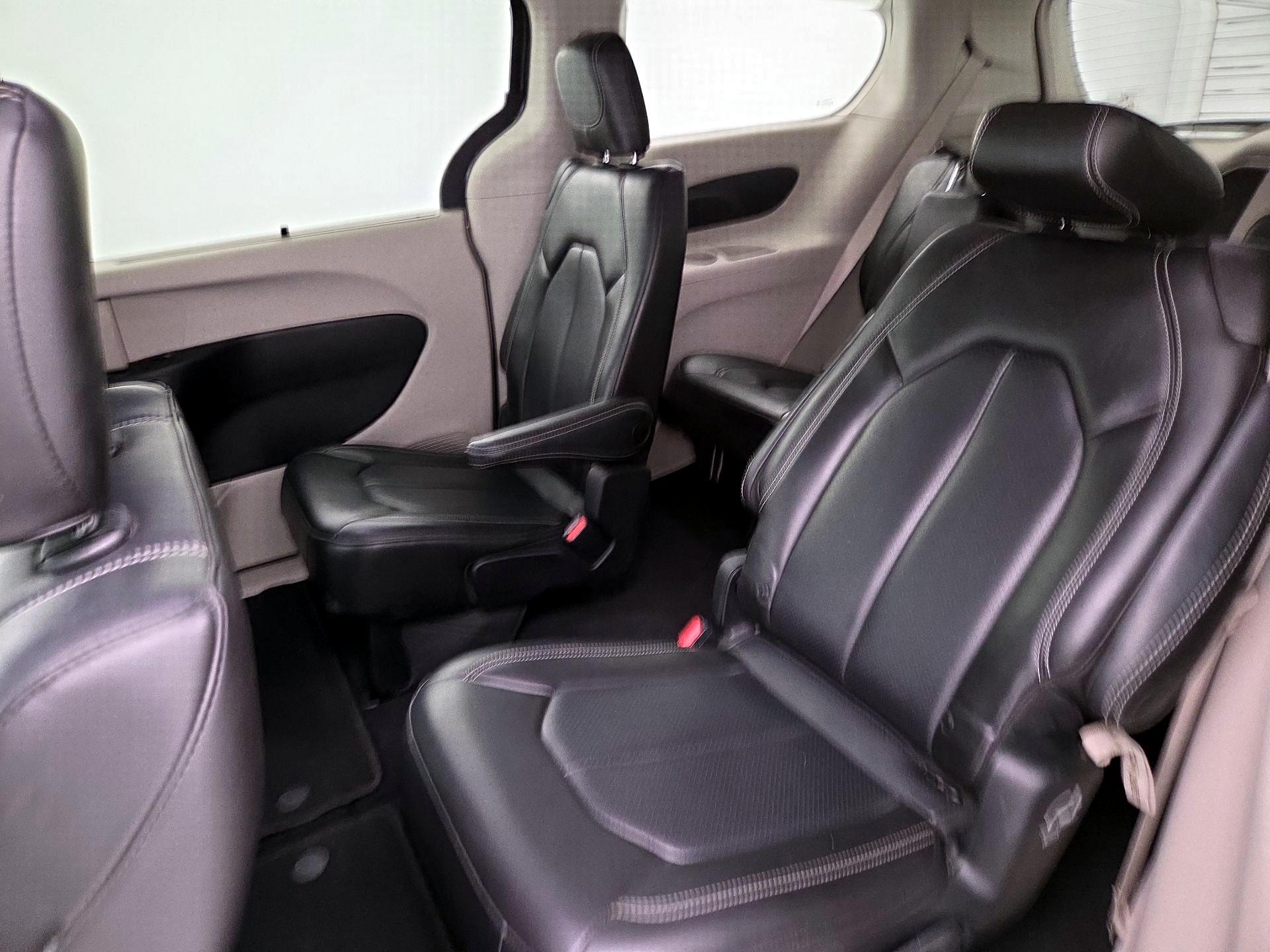 Thumbnail: 2023 Chrysler Pacifica - 19