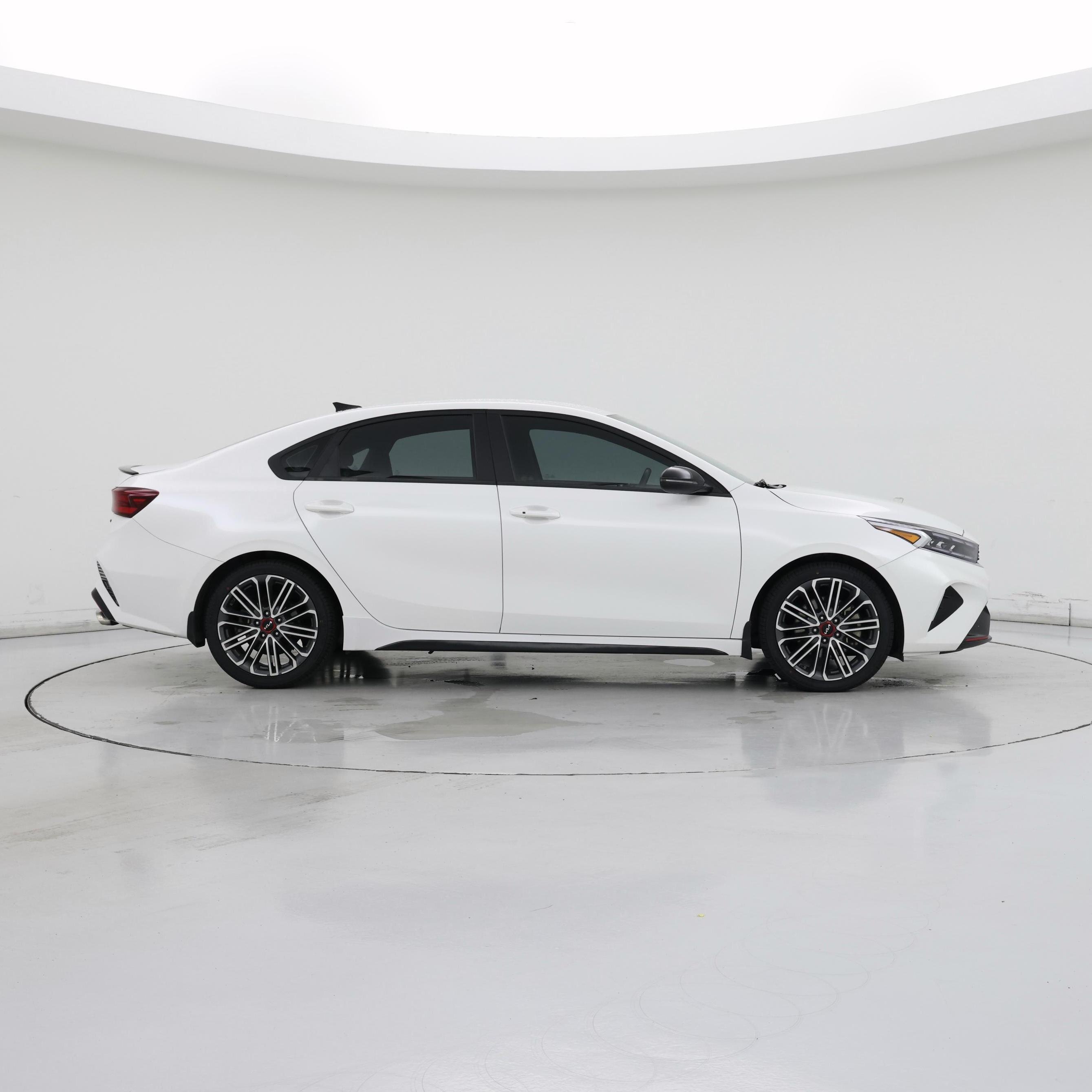 Thumbnail: 2023 Kia Forte - 7