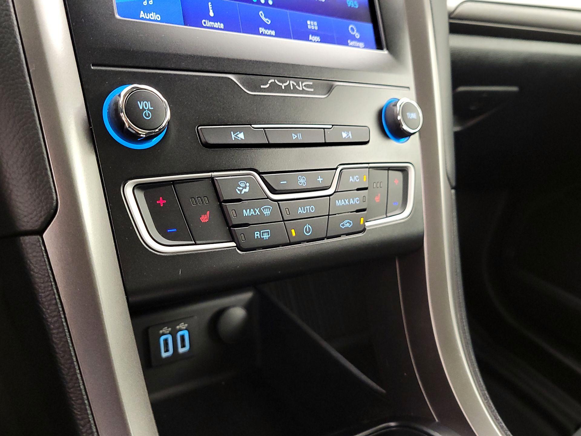 Thumbnail: 2020 Ford Fusion - 16