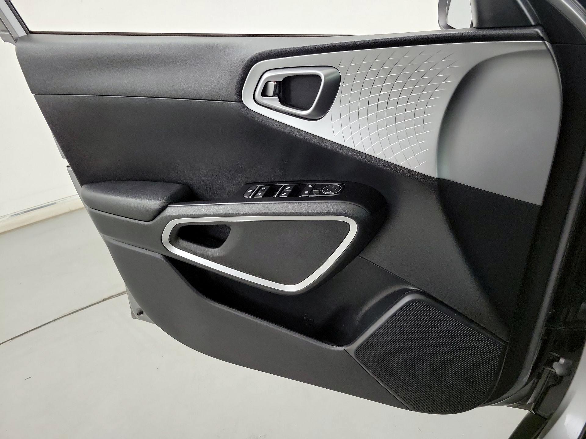 Thumbnail: 2023 Kia Soul - 12