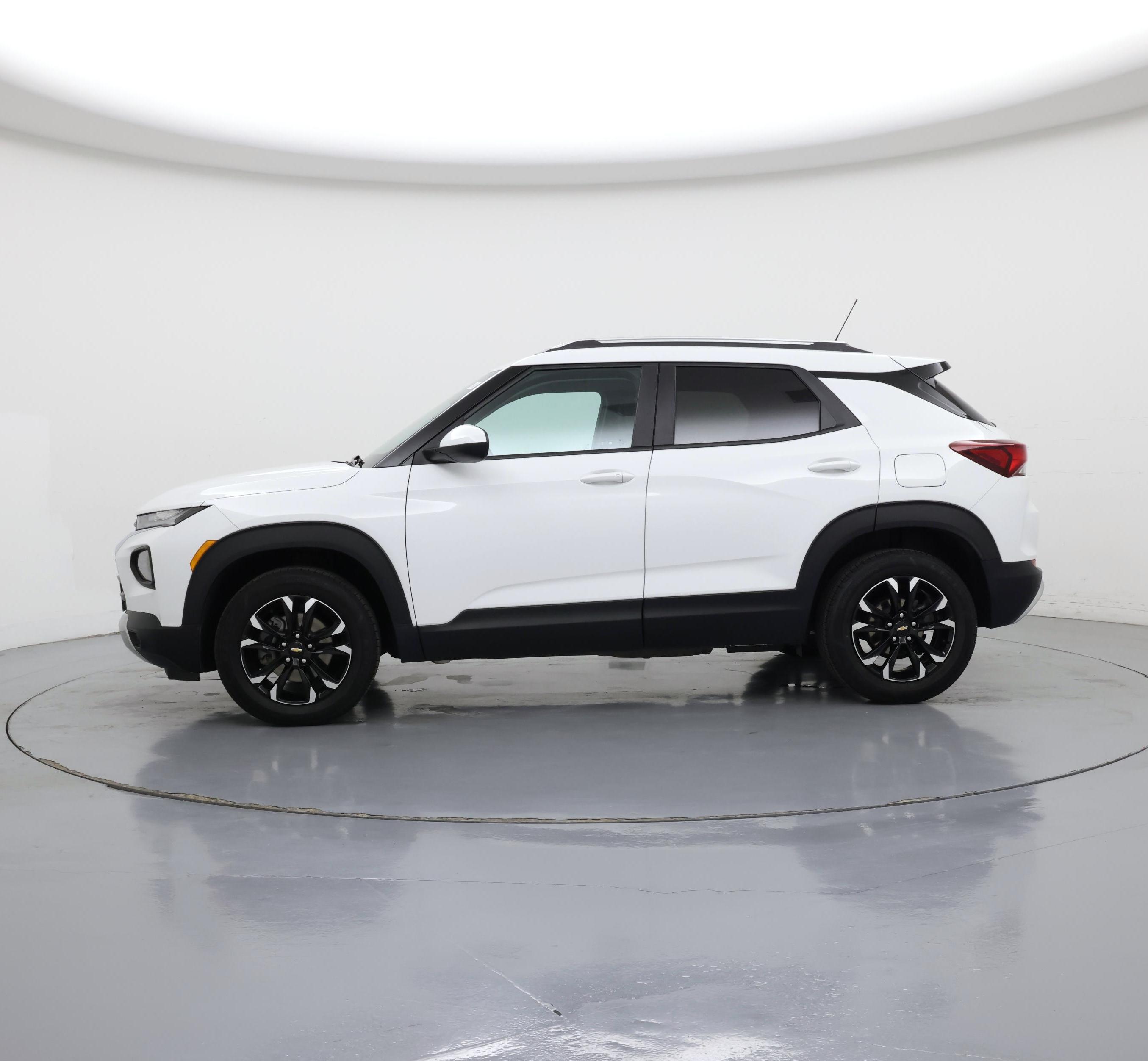 Thumbnail: 2023 Chevrolet TrailBlazer - 3