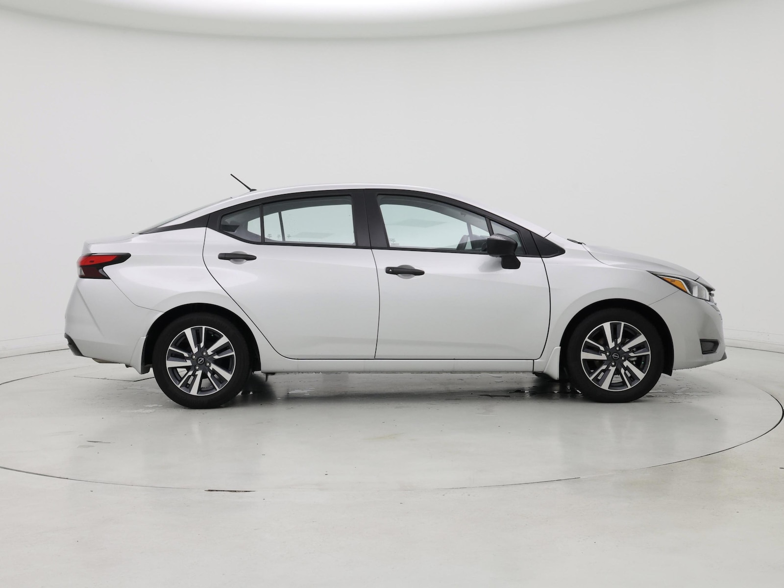 2024 Nissan Versa Sedan S - Photo 8