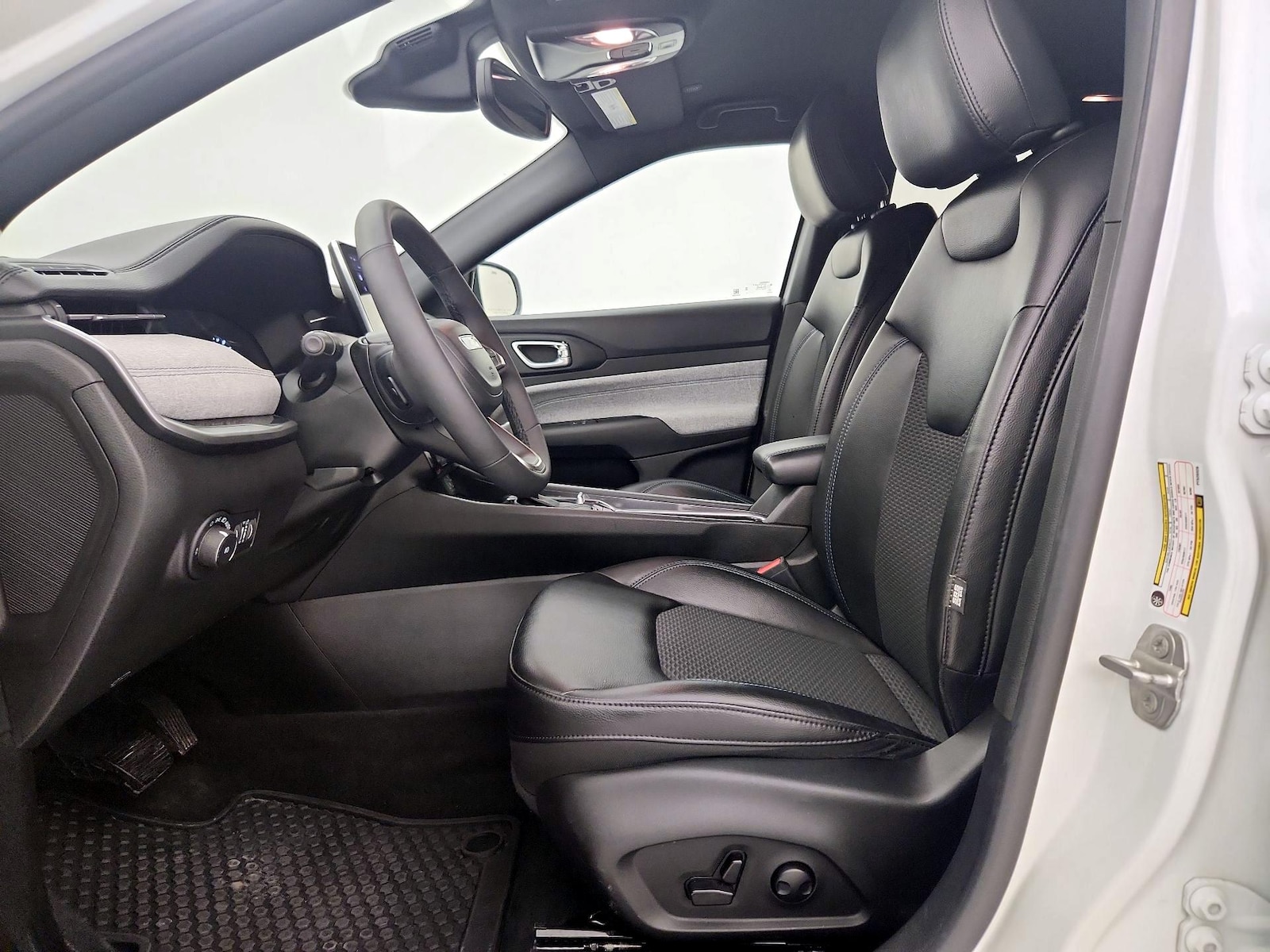 2023 Jeep Compass Latitude - Photo 12