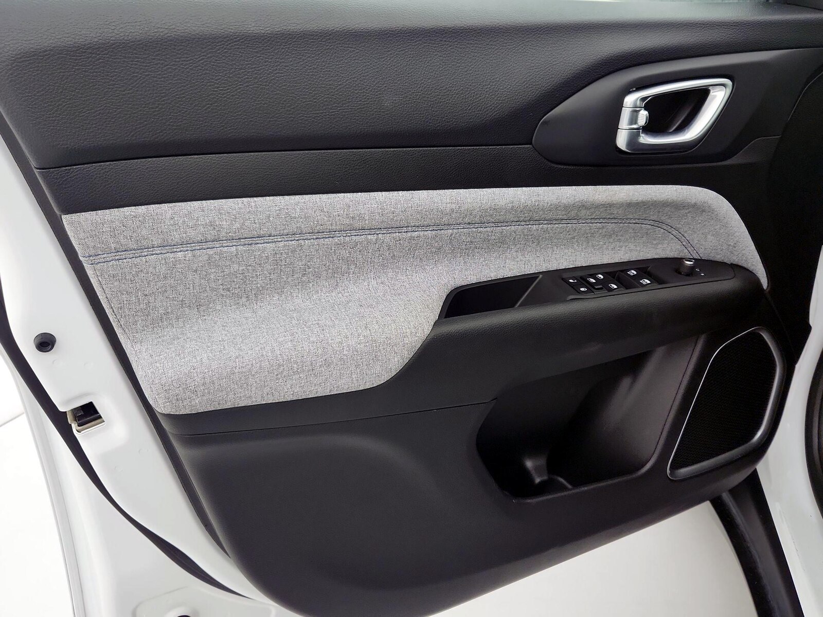 2023 Jeep Compass Latitude - Photo 13