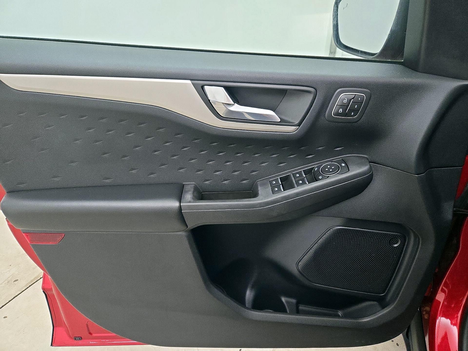 Thumbnail: 2020 Ford Escape - 12