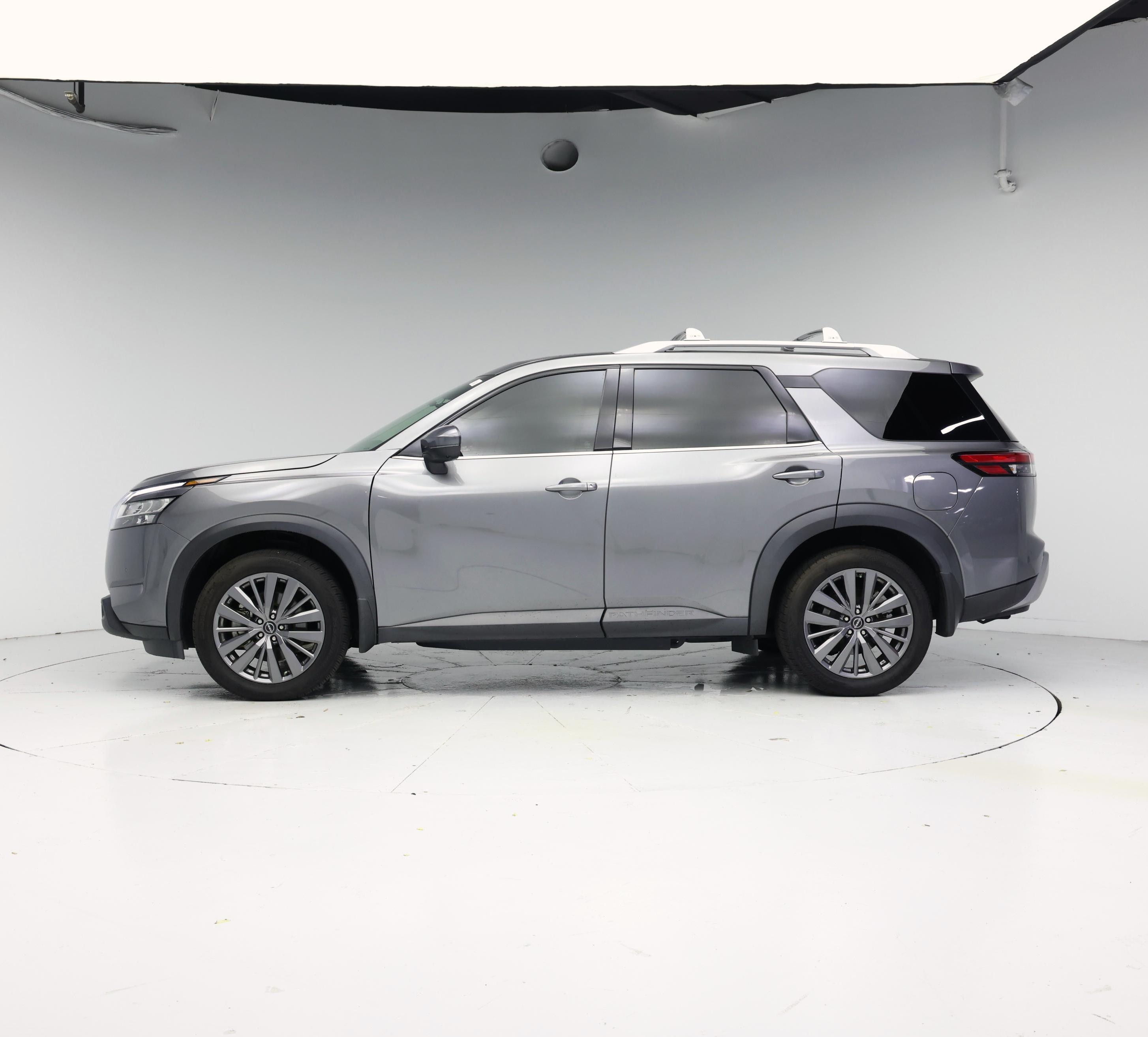 Thumbnail: 2023 Nissan Pathfinder - 3