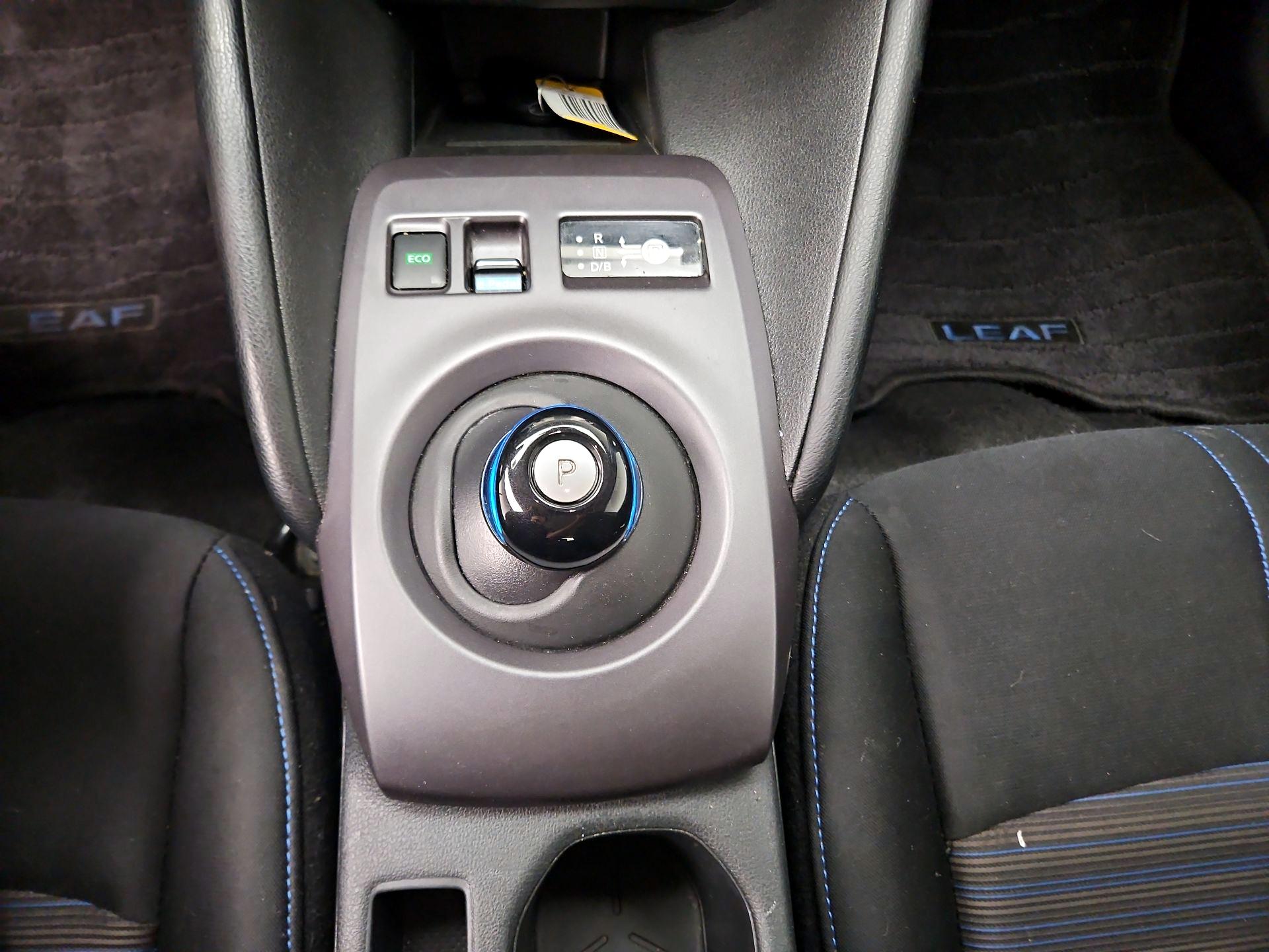 Thumbnail: 2024 Nissan Leaf - 17