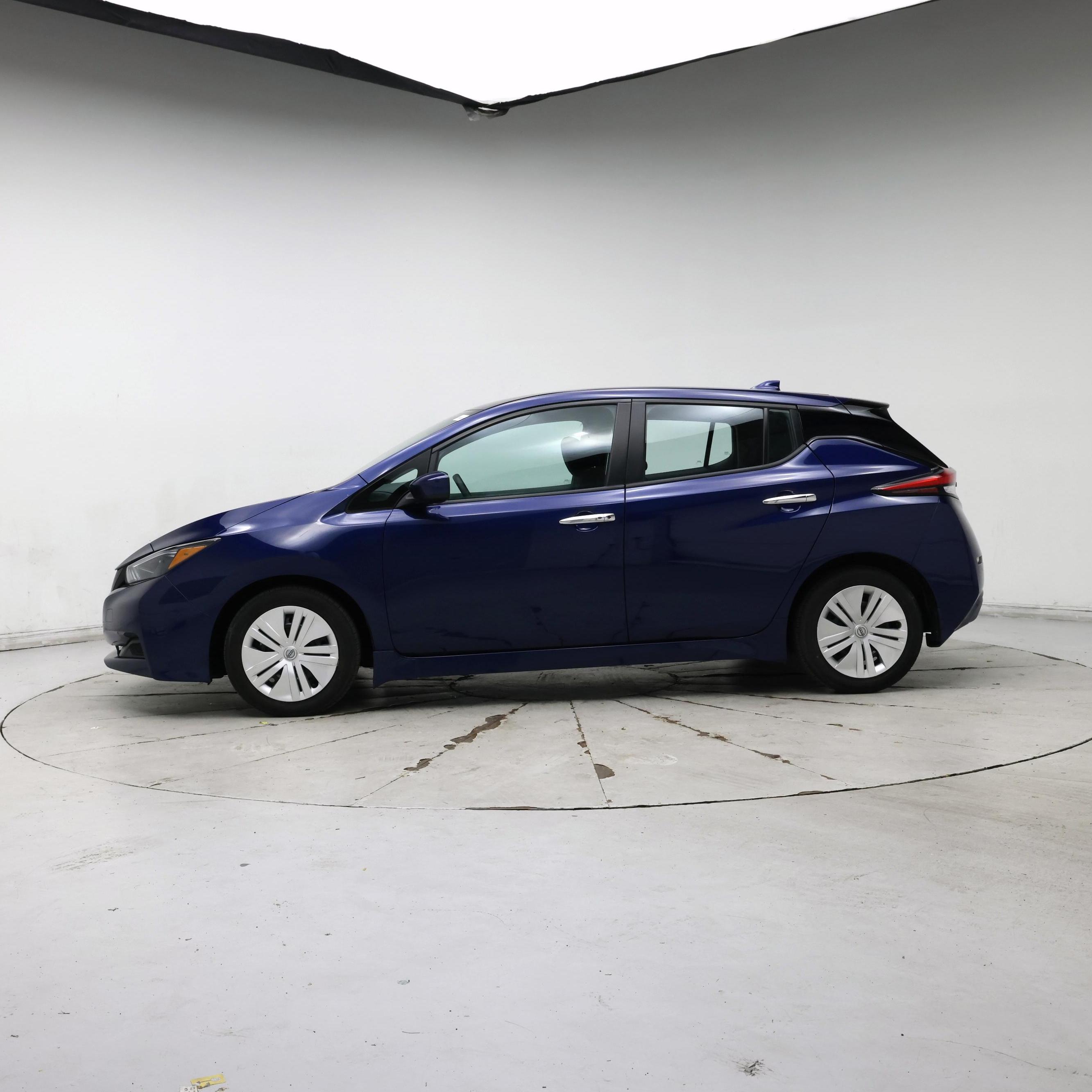 Thumbnail: 2024 Nissan Leaf - 3