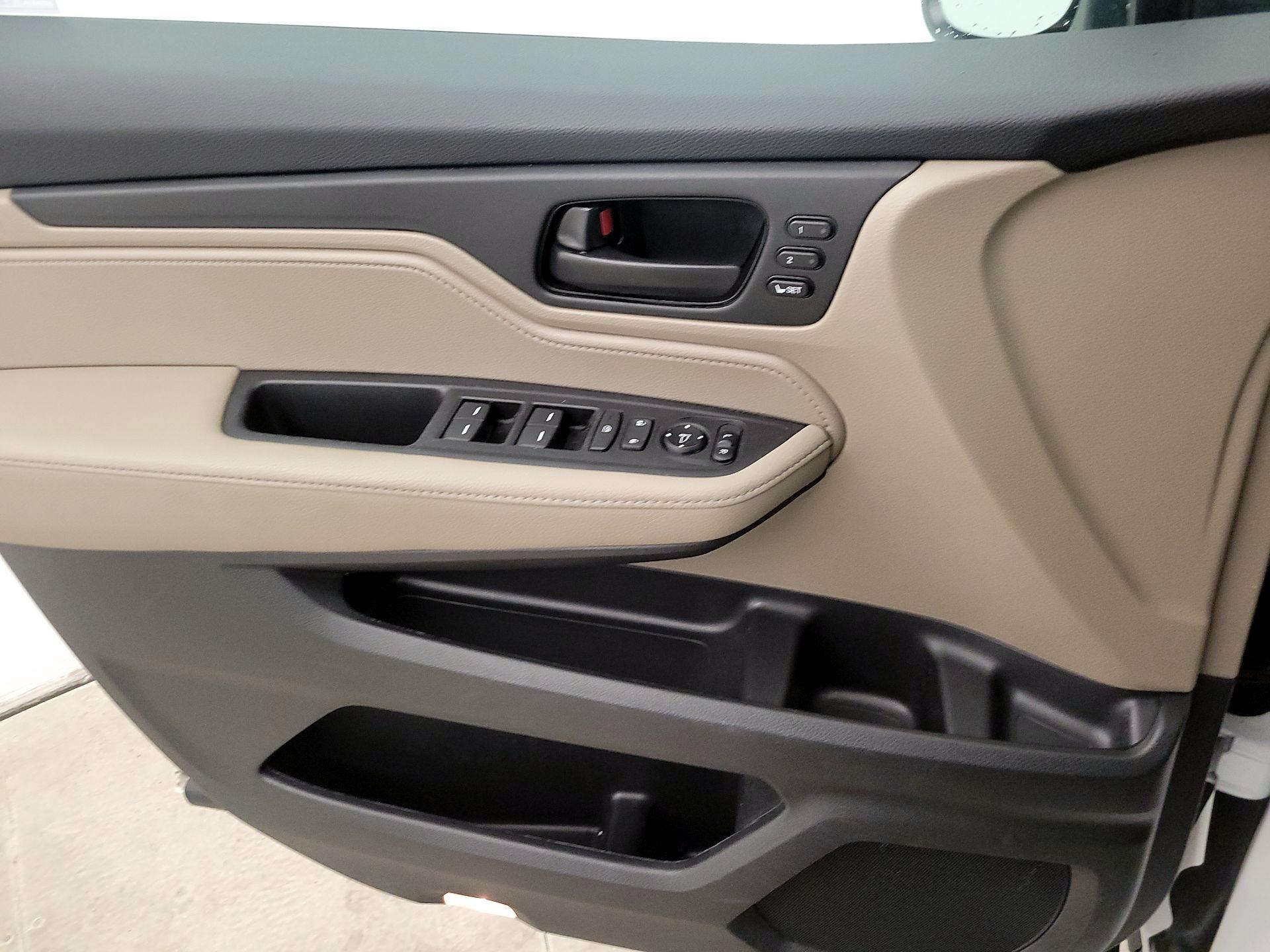 Thumbnail: 2022 Honda Odyssey - 12