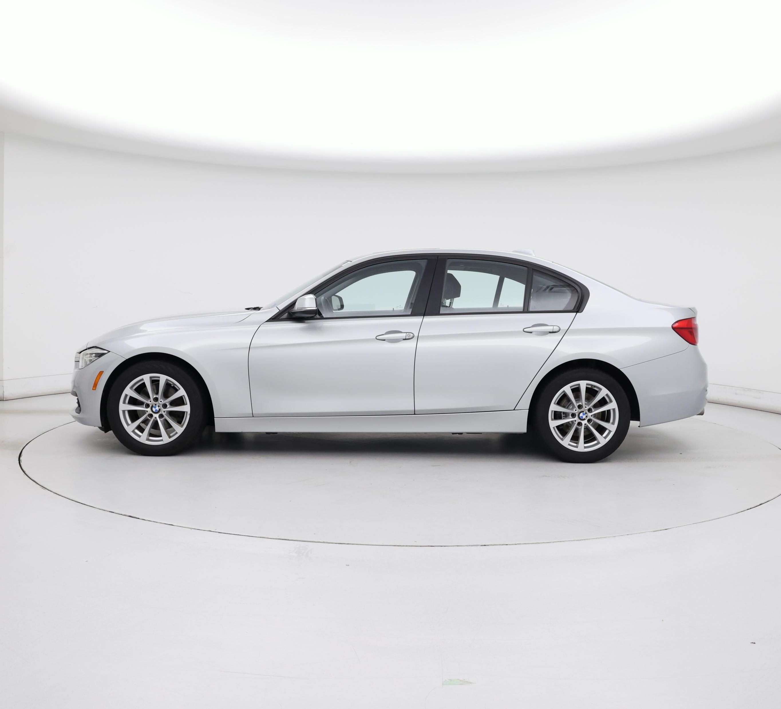 Thumbnail: 2018 BMW 3 Series - 3