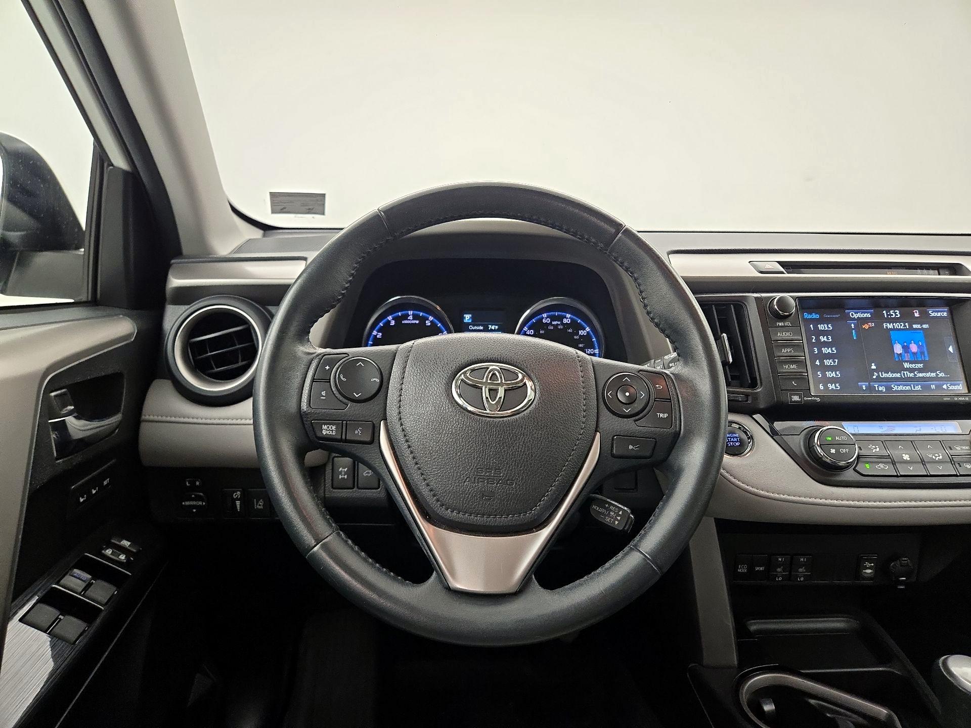Thumbnail: 2017 Toyota RAV4 - 10