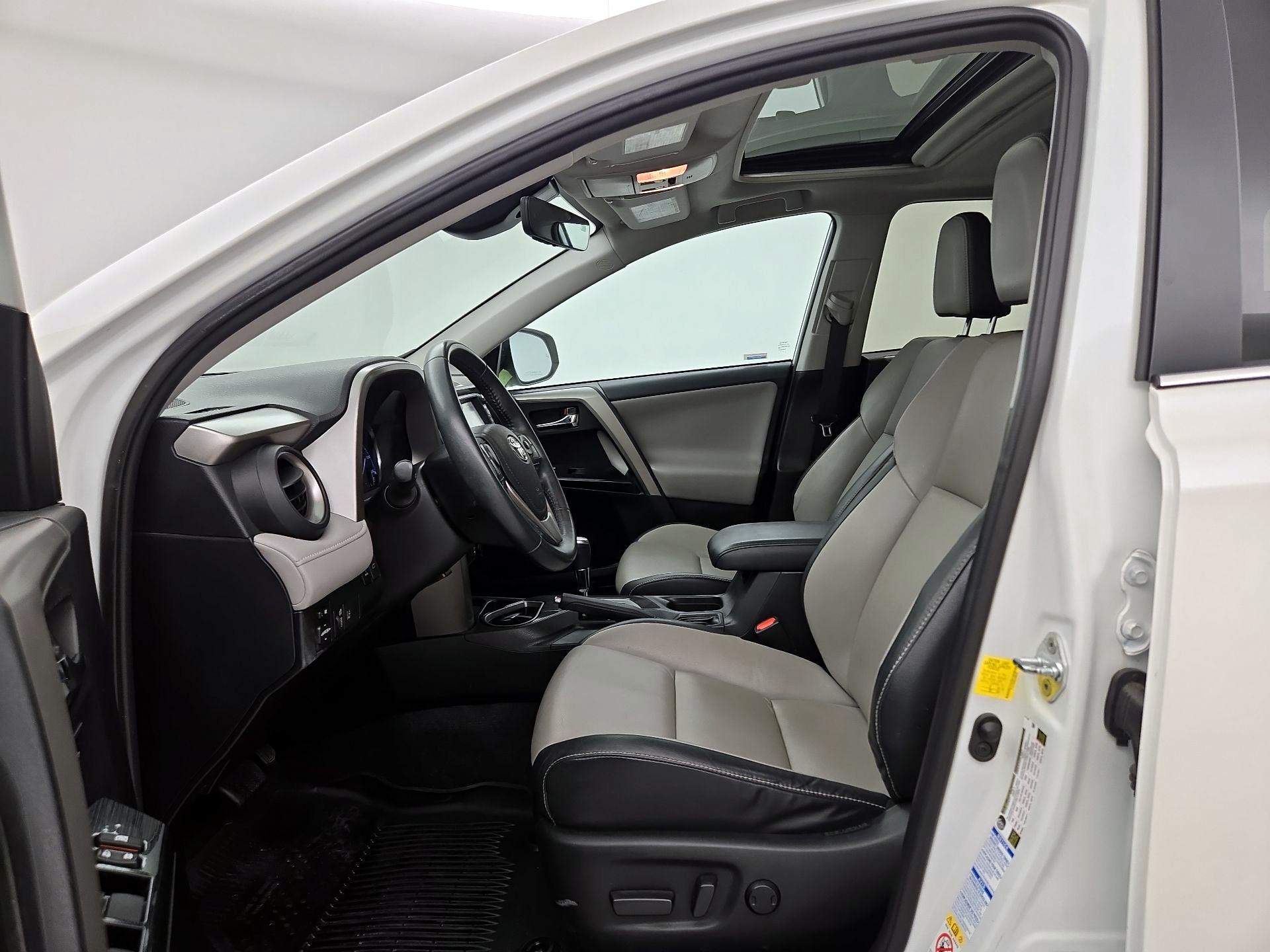 Thumbnail: 2017 Toyota RAV4 - 11