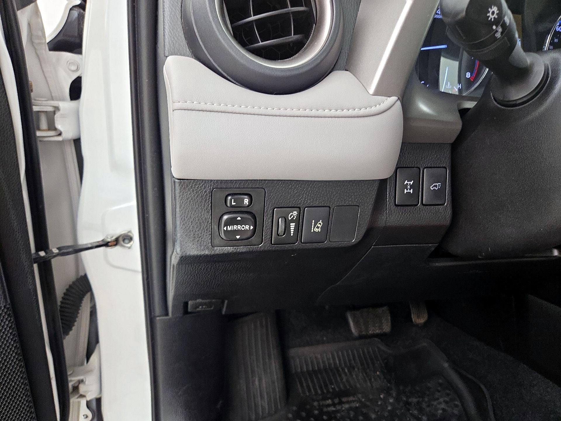 Thumbnail: 2017 Toyota RAV4 - 13