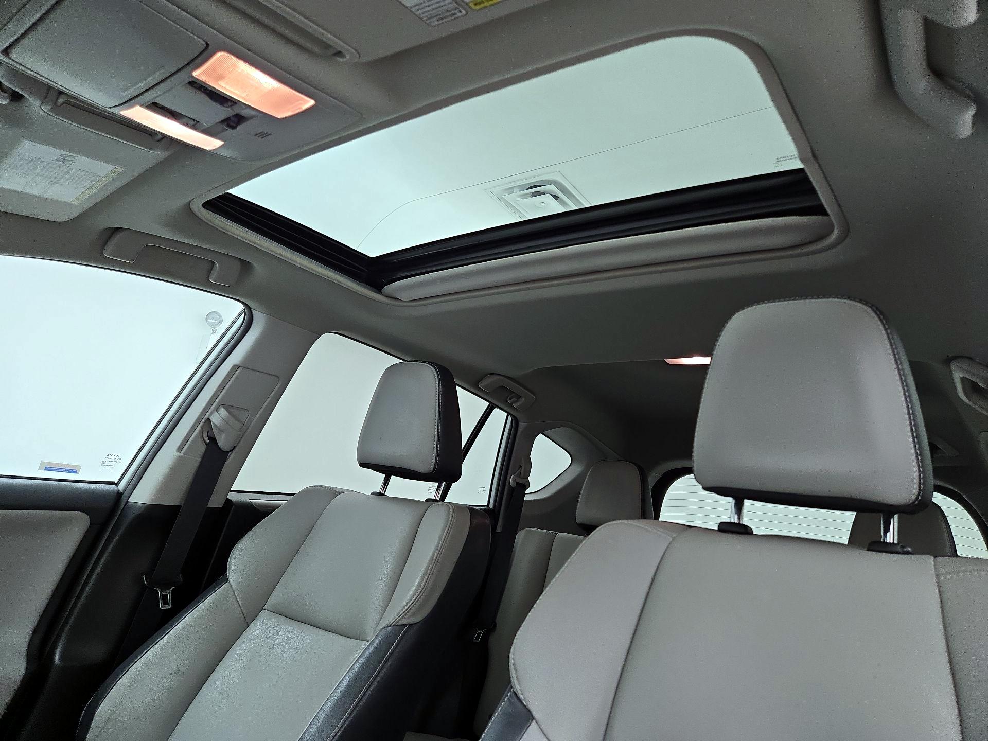 Thumbnail: 2017 Toyota RAV4 - 19