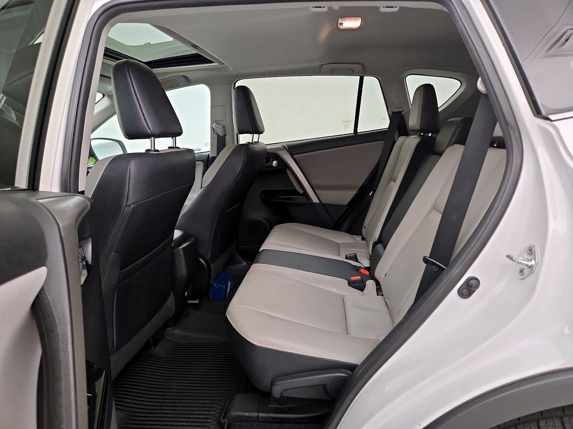 Thumbnail: 2017 Toyota RAV4 - 20