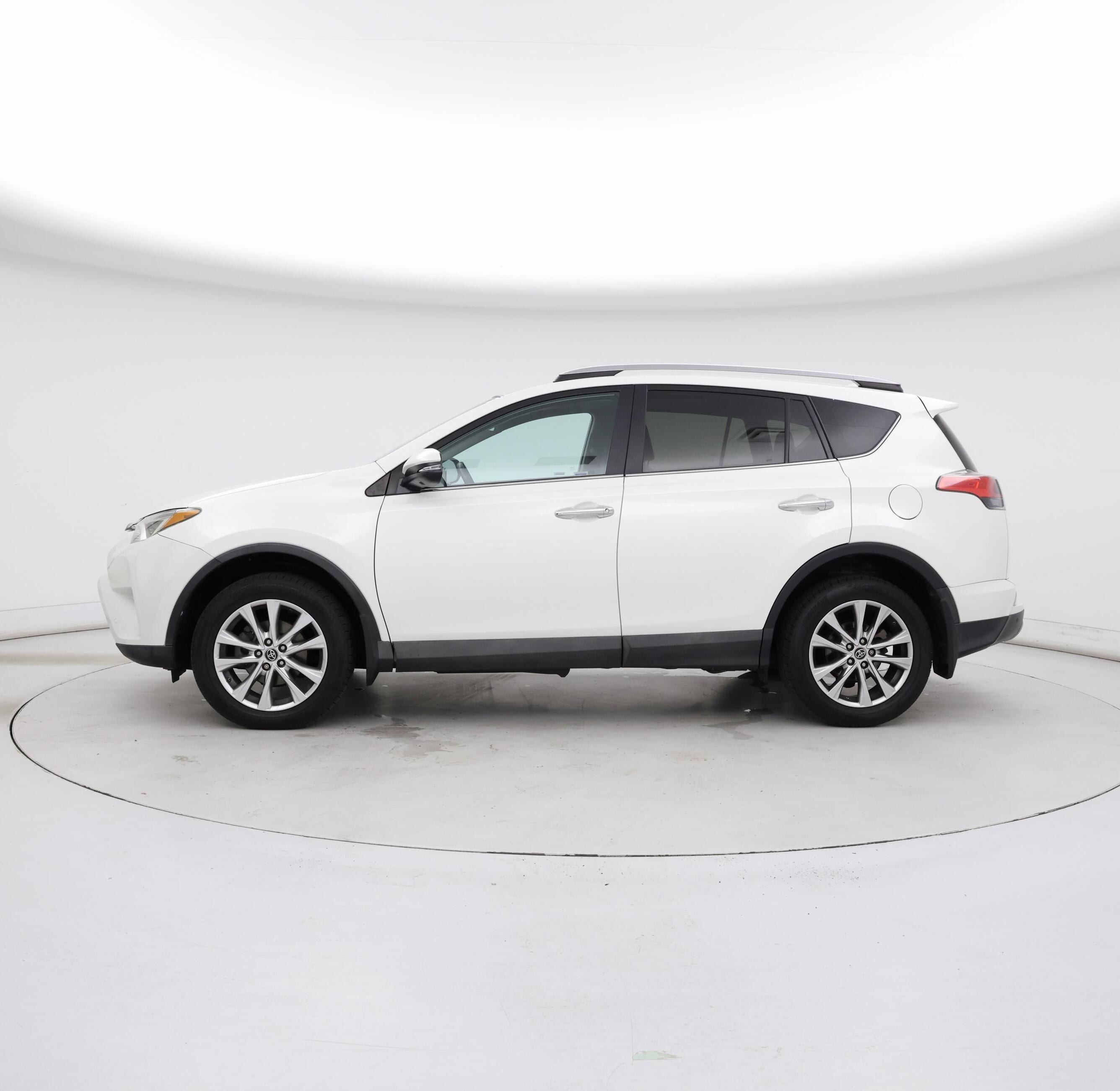 Thumbnail: 2017 Toyota RAV4 - 3