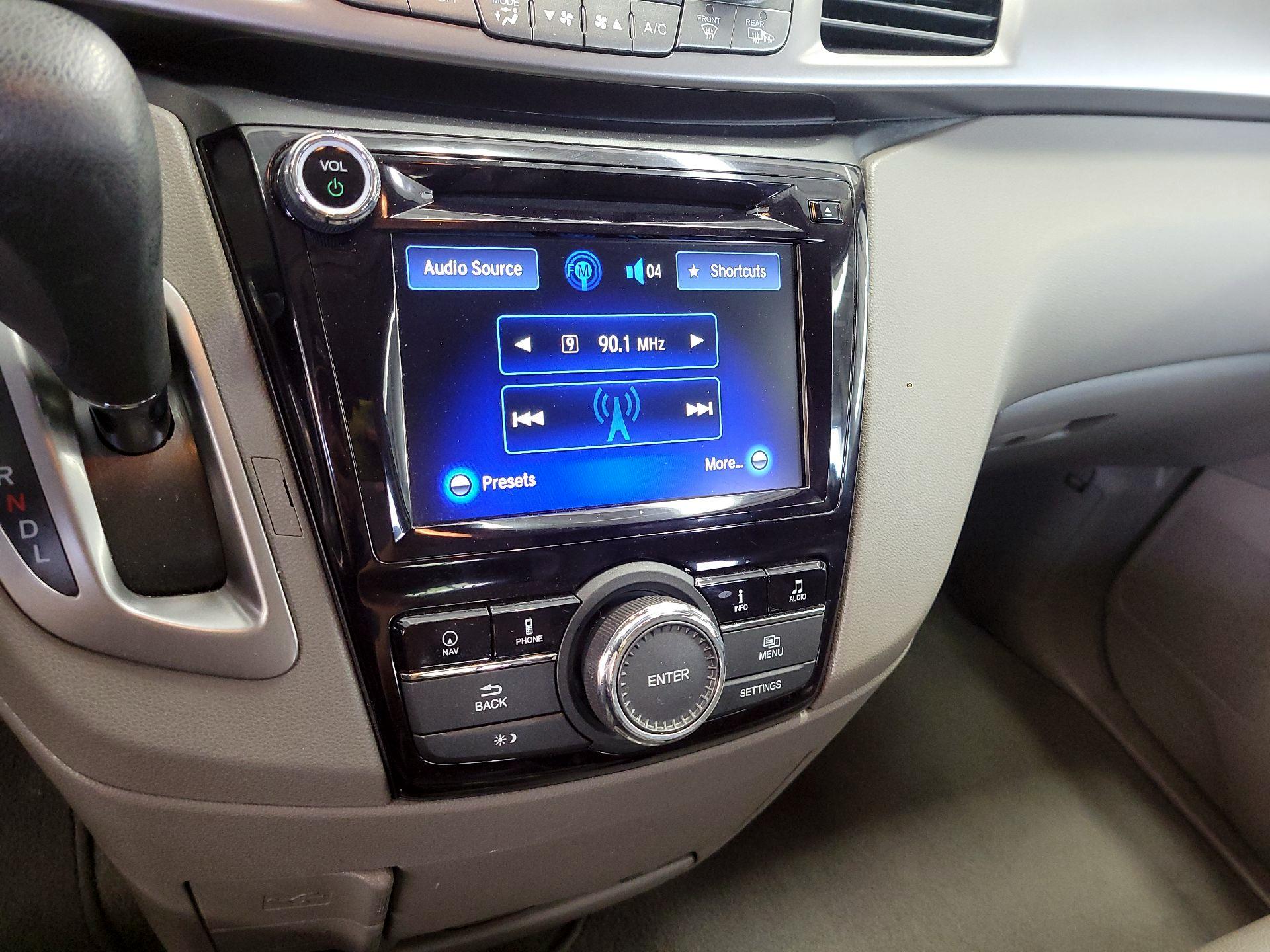 Thumbnail: 2017 Honda Odyssey - 16