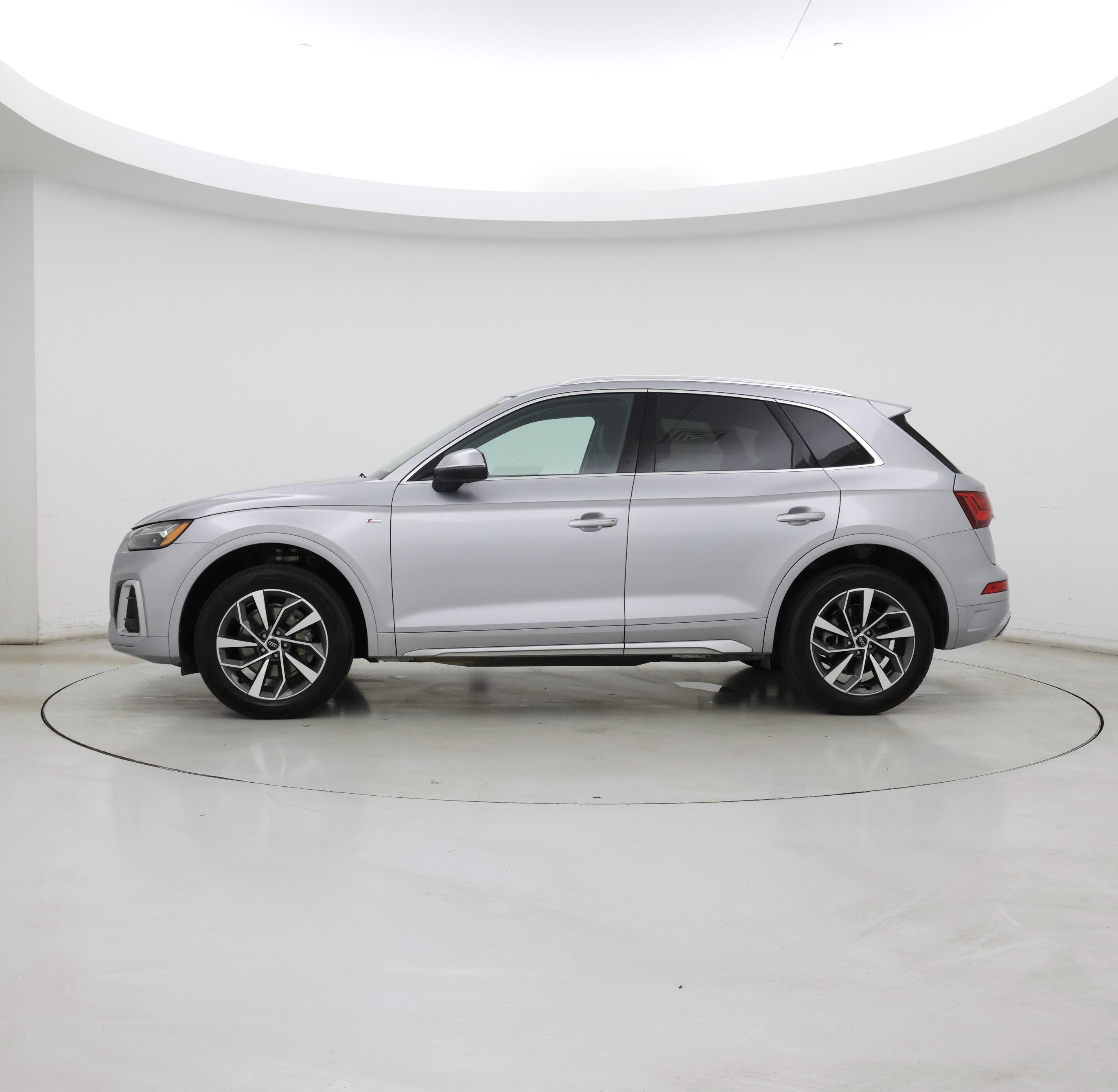 Thumbnail: 2023 Audi Q5 - 3