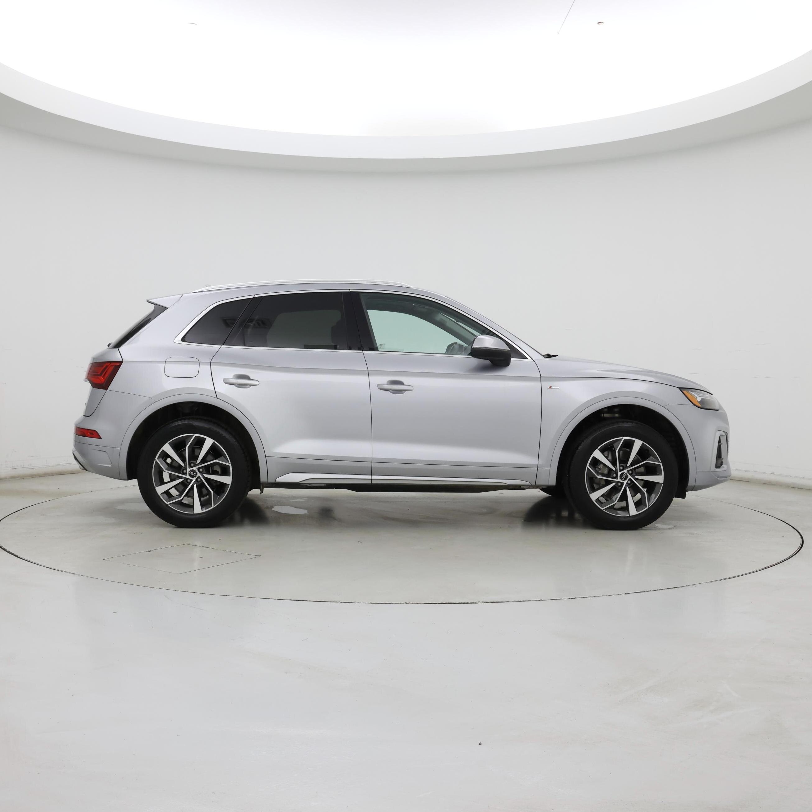 Thumbnail: 2023 Audi Q5 - 7