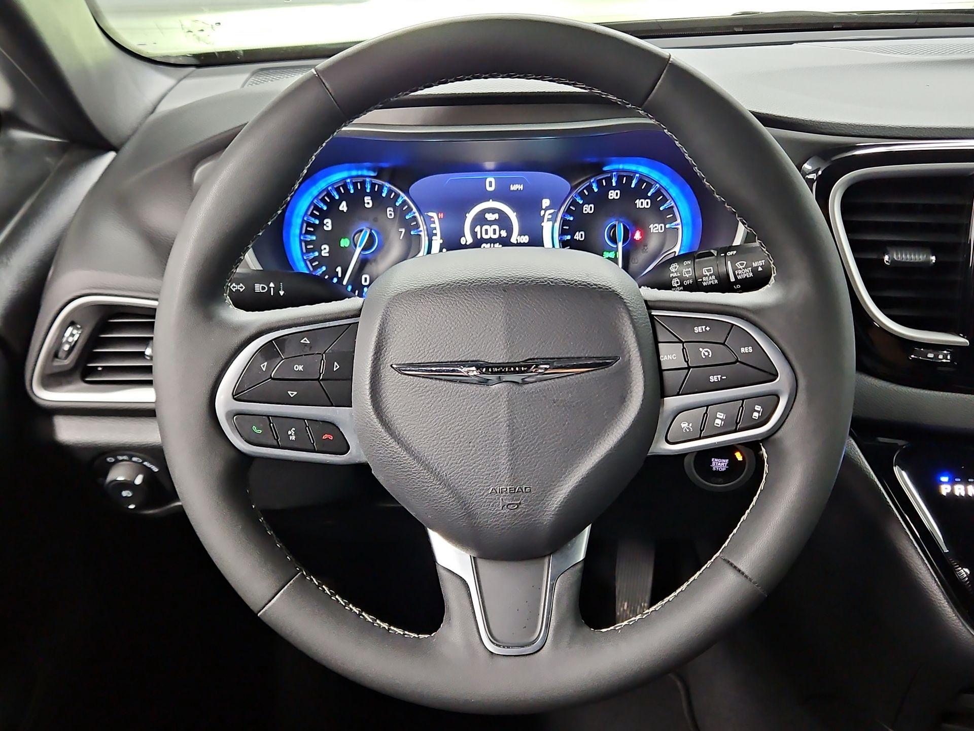 Thumbnail: 2025 Chrysler Pacifica - 10