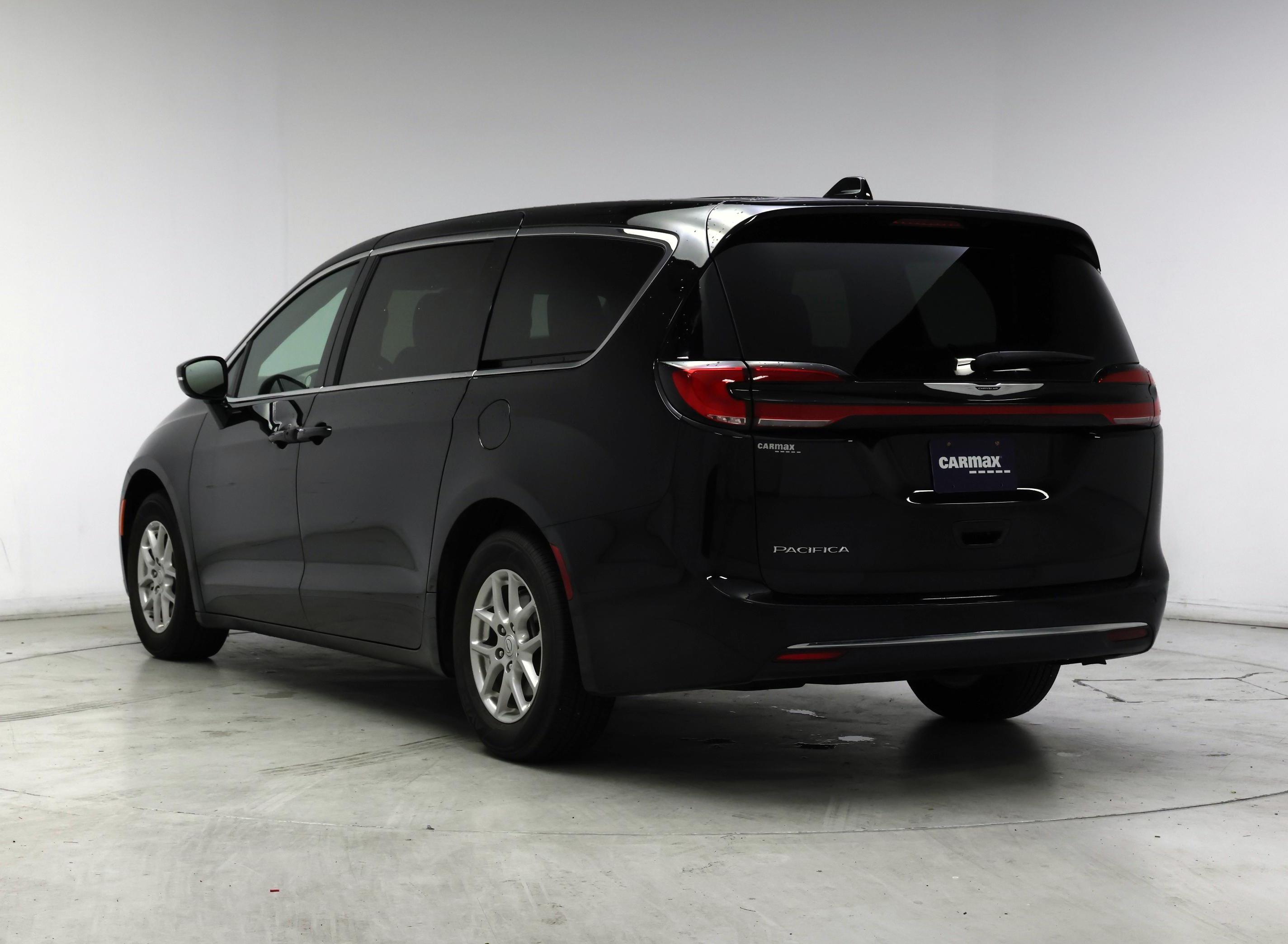 Thumbnail: 2025 Chrysler Pacifica - 2