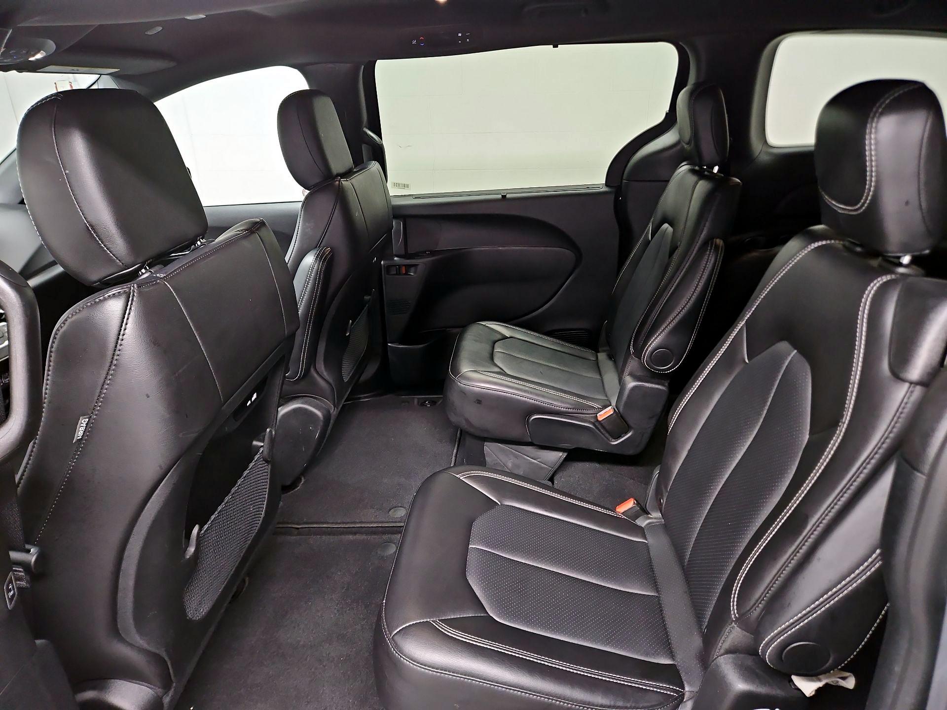 Thumbnail: 2025 Chrysler Pacifica - 19