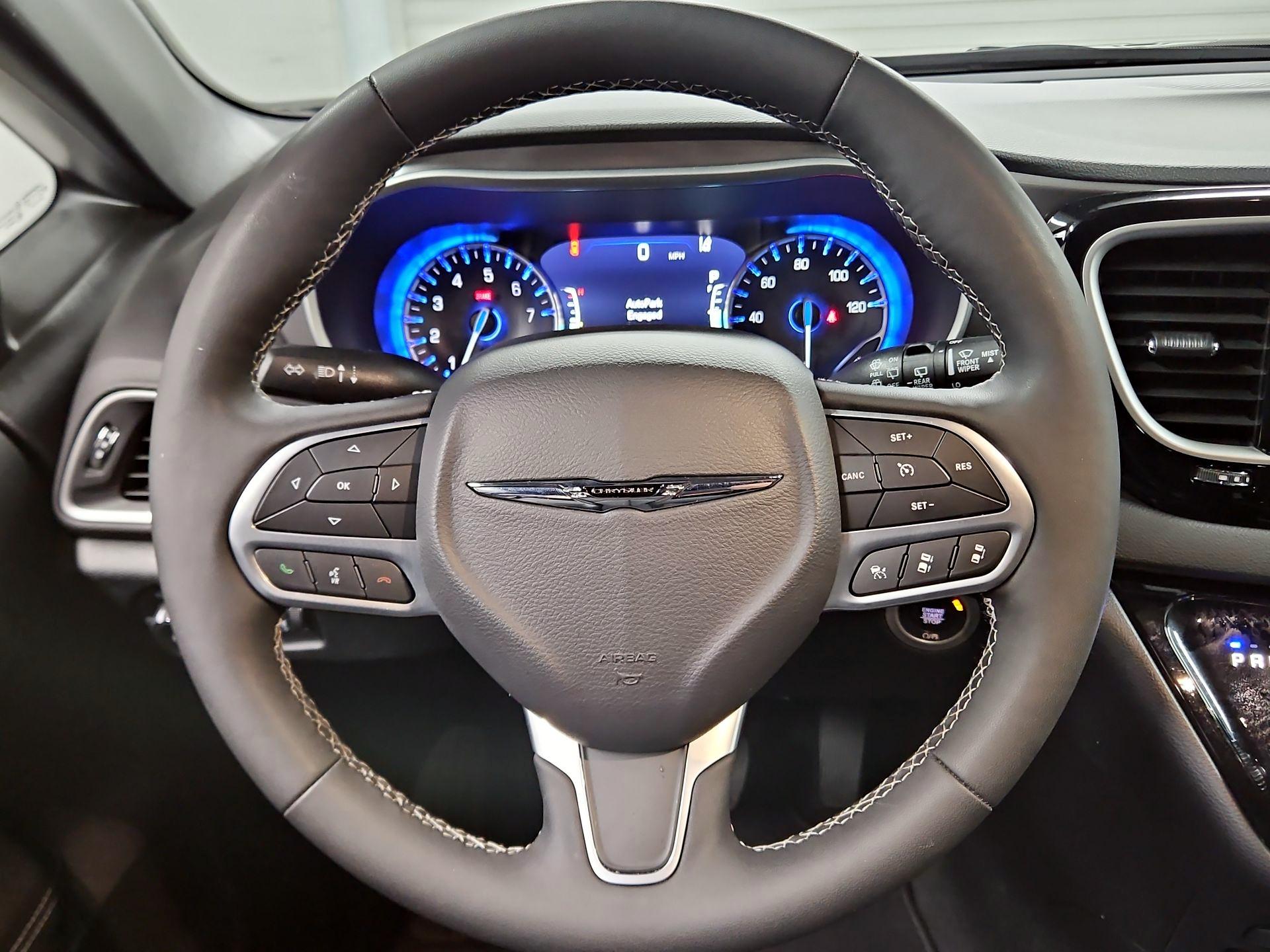 Thumbnail: 2025 Chrysler Pacifica - 10