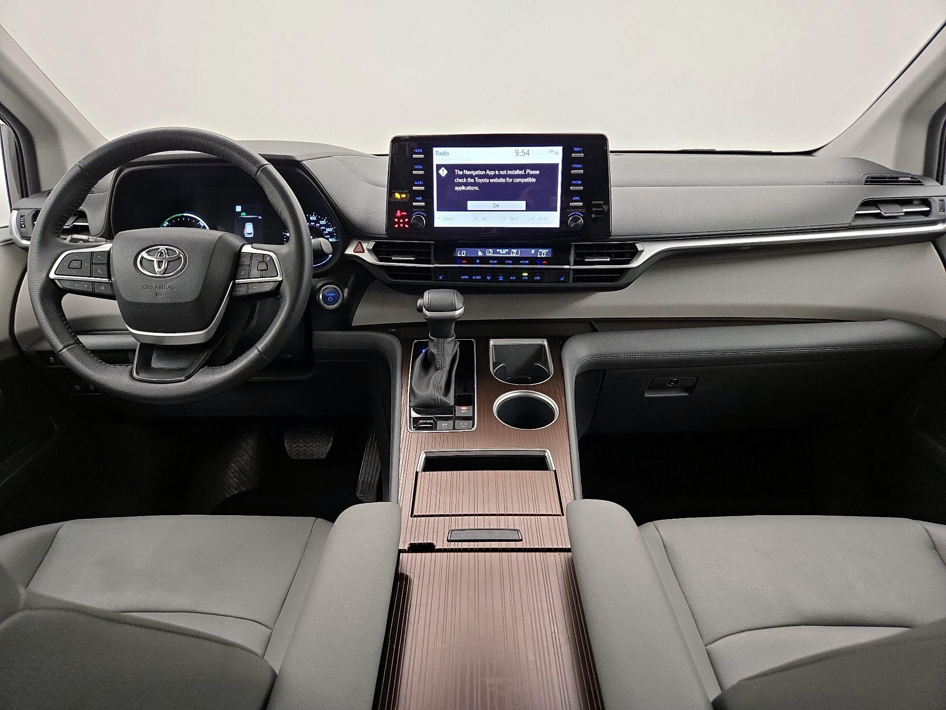 Thumbnail: 2023 Toyota Sienna - 9