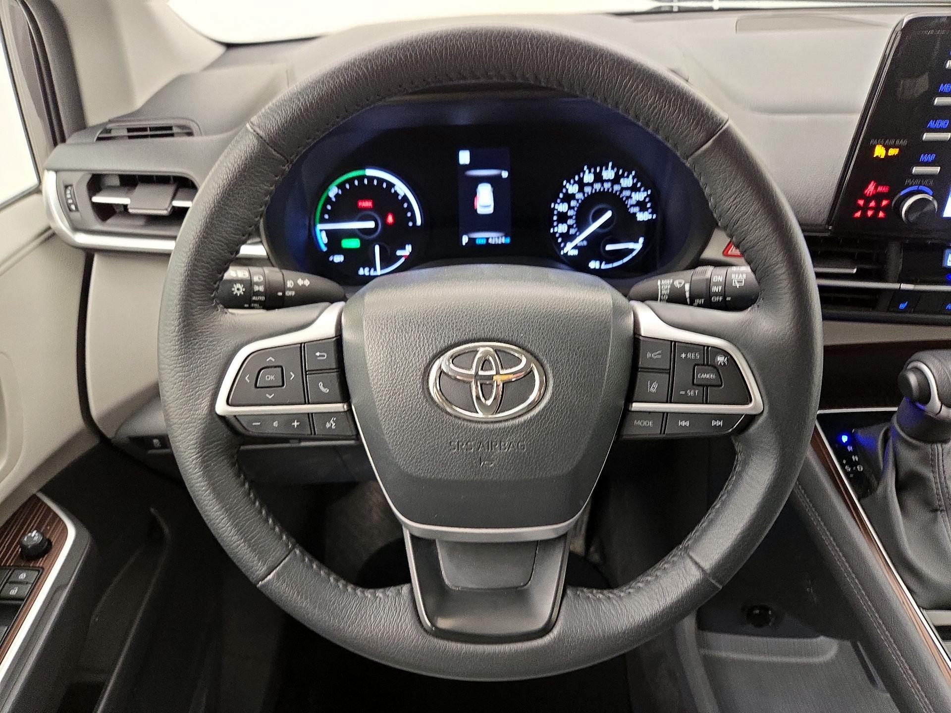 Thumbnail: 2023 Toyota Sienna - 10
