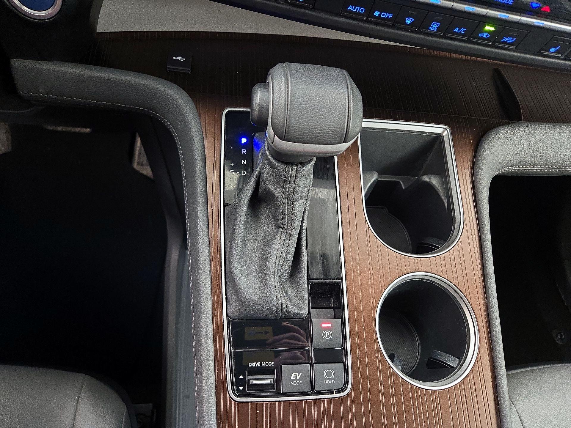Thumbnail: 2023 Toyota Sienna - 17