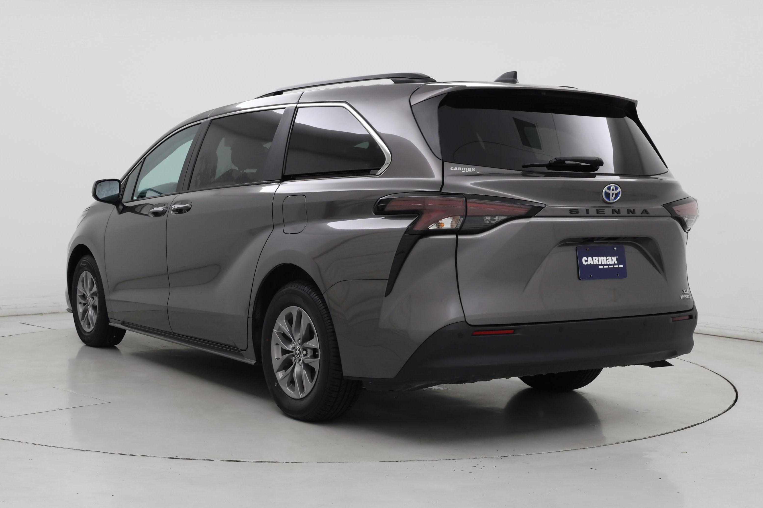 Thumbnail: 2023 Toyota Sienna - 2