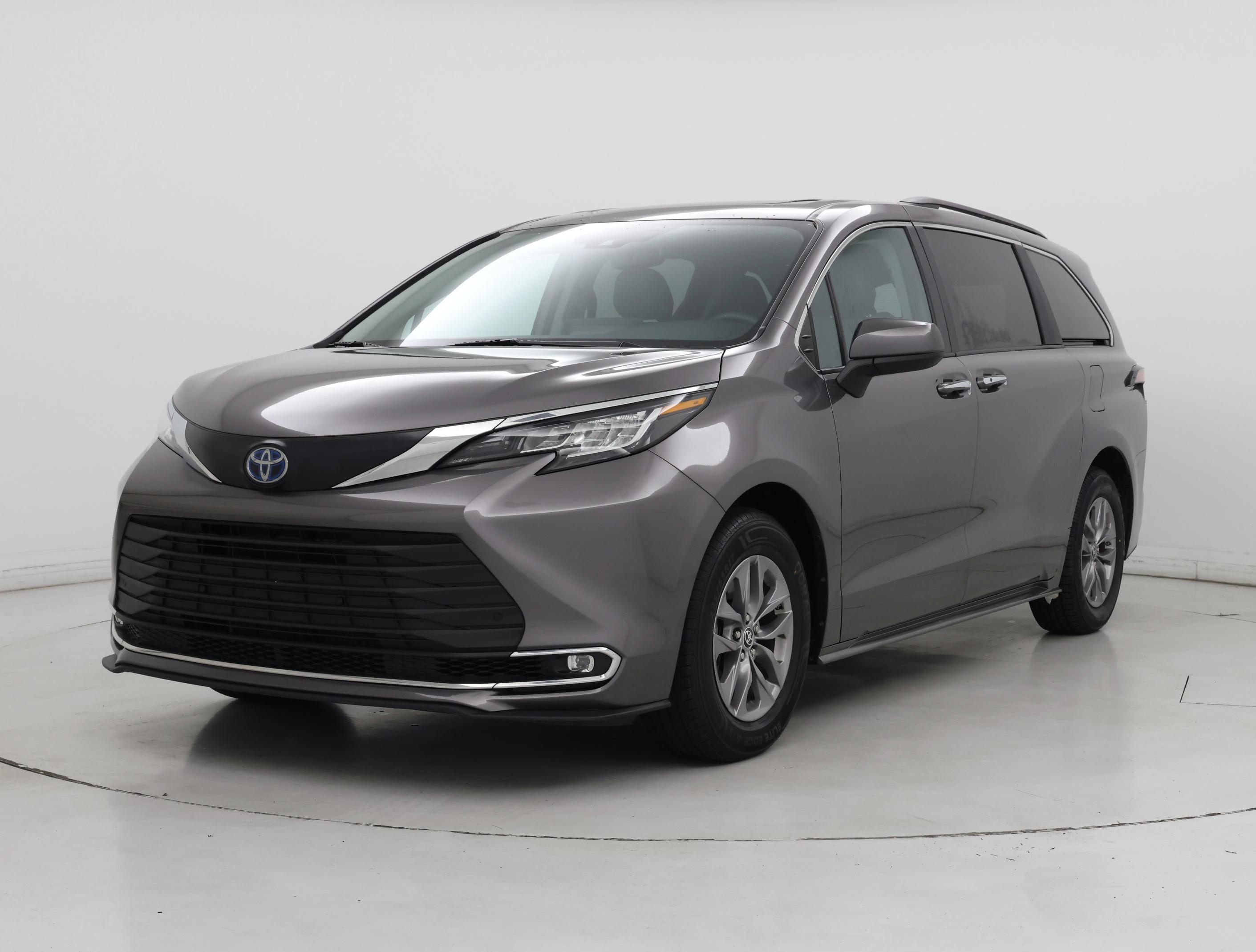 Thumbnail: 2023 Toyota Sienna - 4