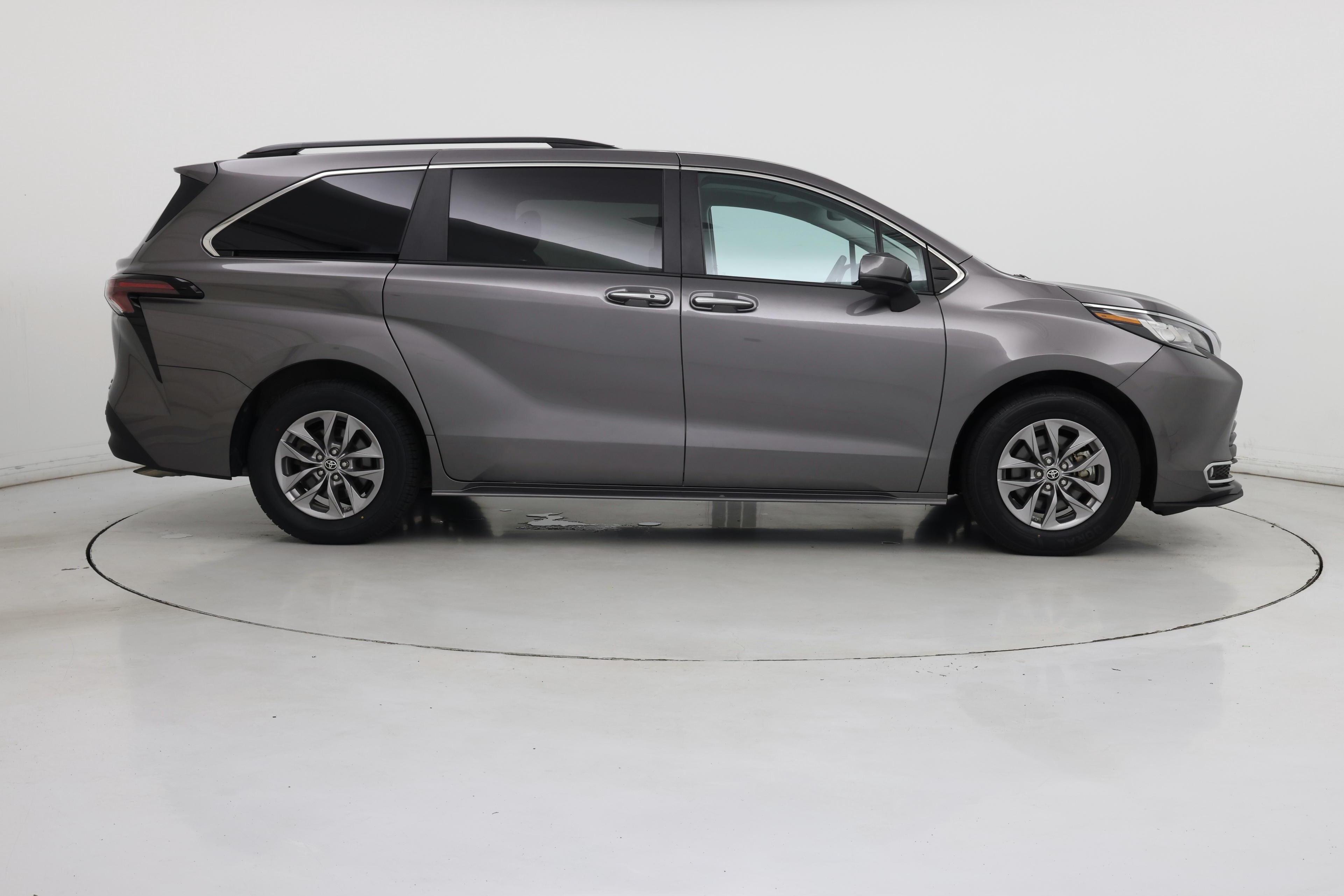 Thumbnail: 2023 Toyota Sienna - 7