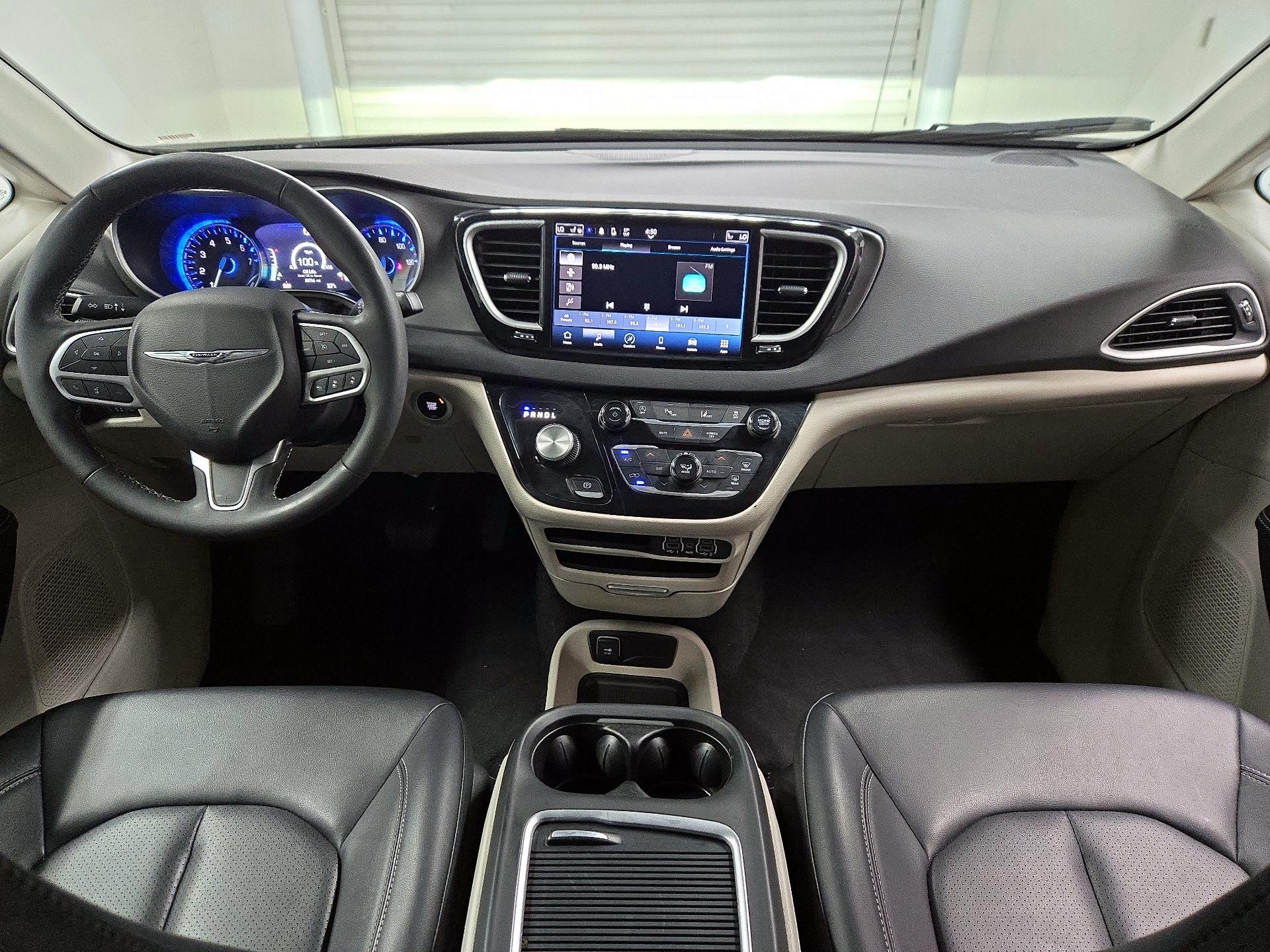 Thumbnail: 2024 Chrysler Pacifica - 9